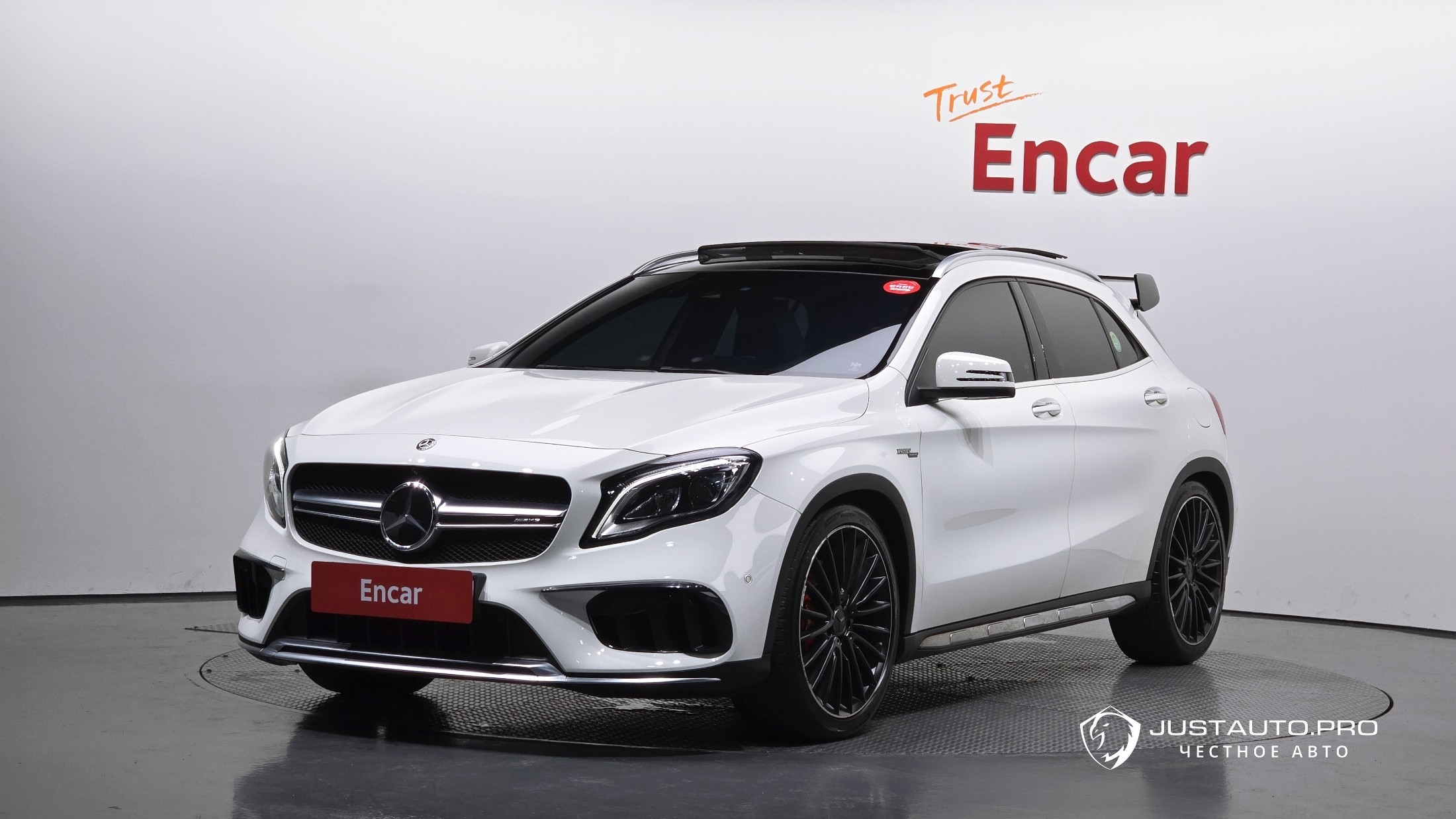 Автомобиль Mercedes-Benz GLA-Class