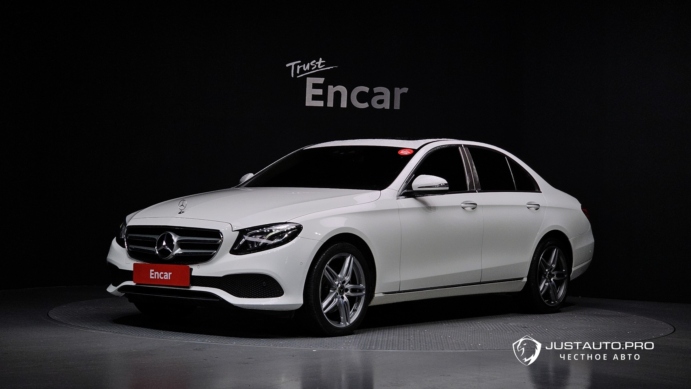 Автомобиль Mercedes-Benz E-Class