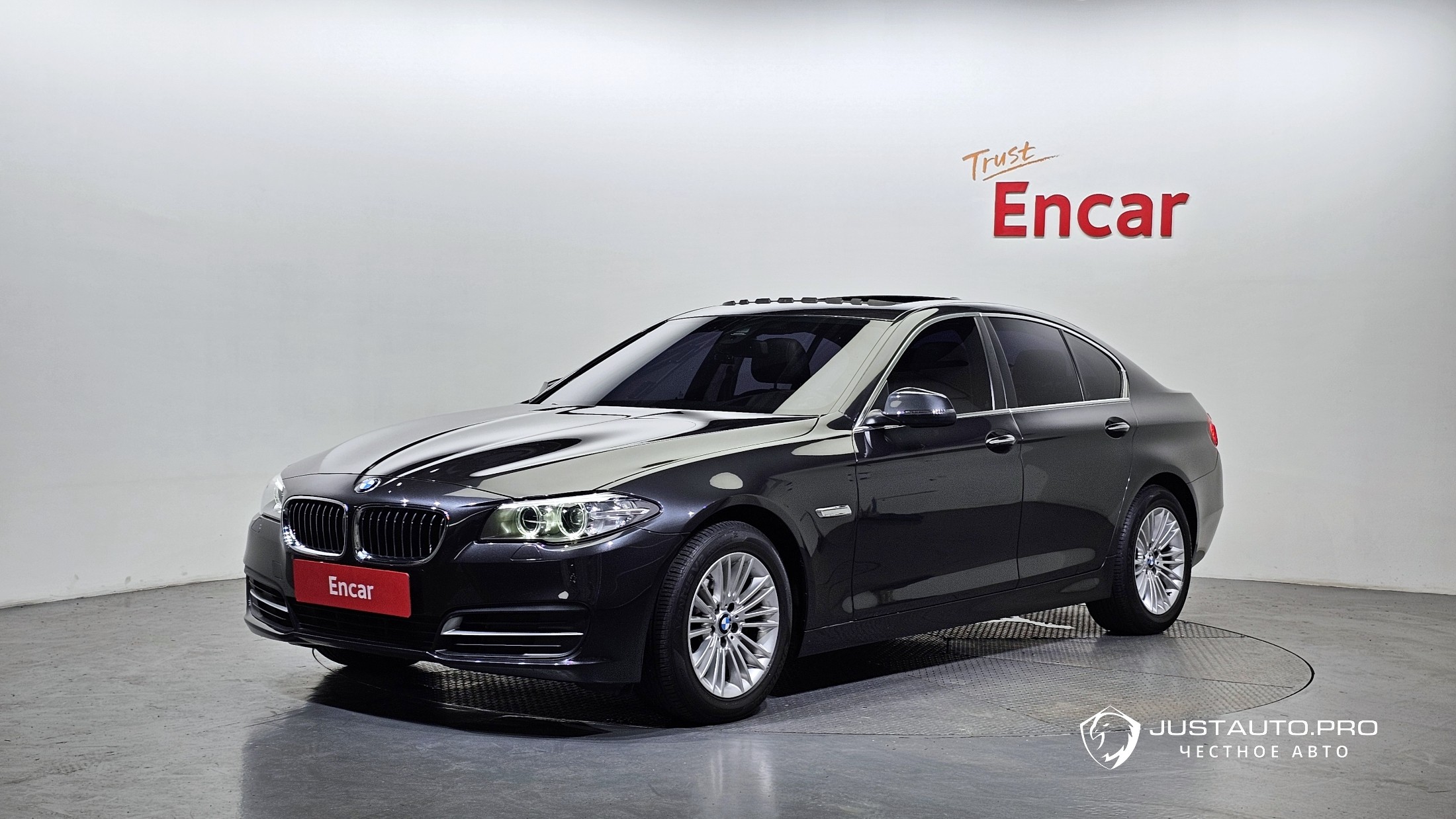 Автомобиль BMW 5-Series