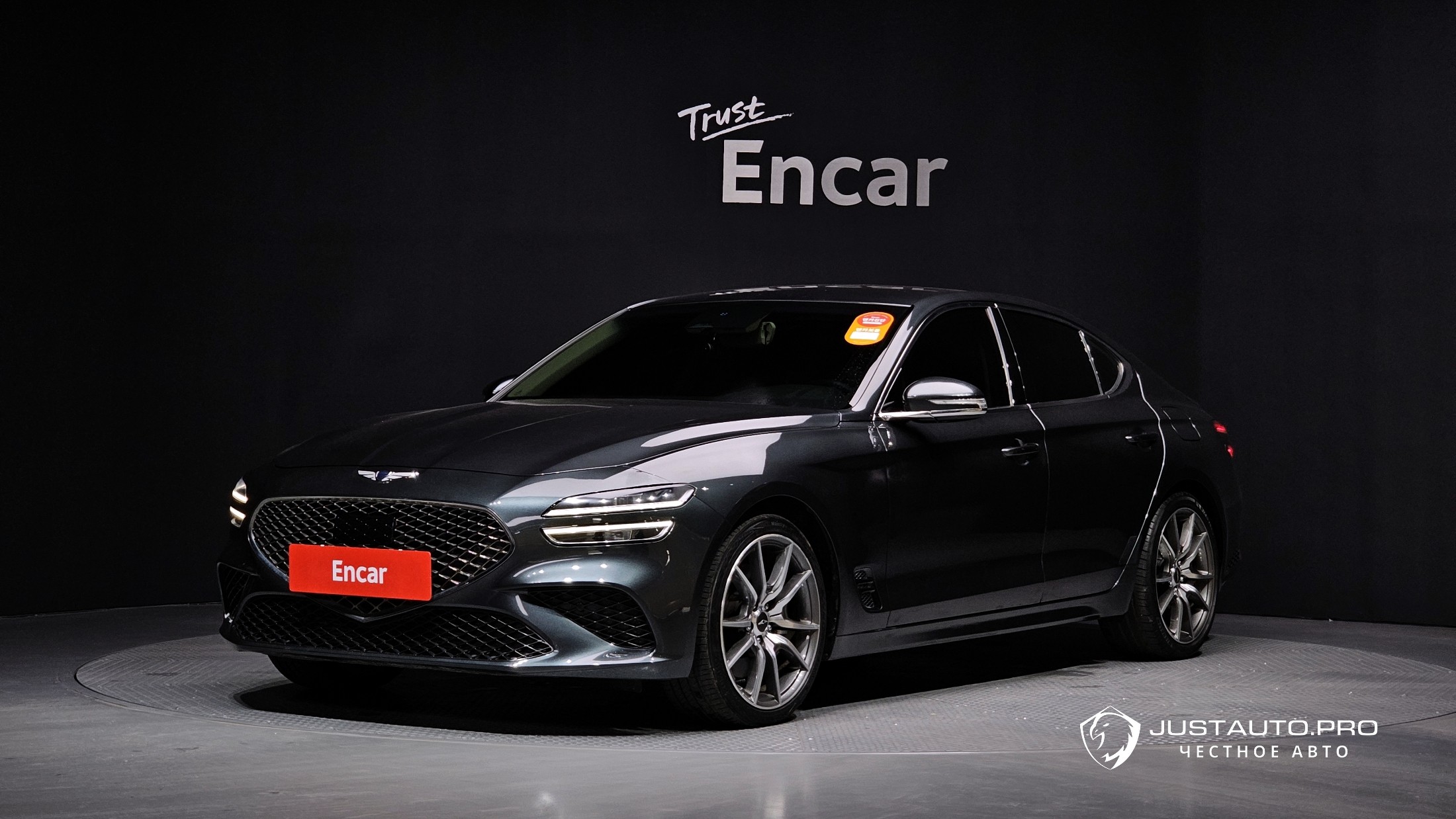 Автомобиль Genesis G70
