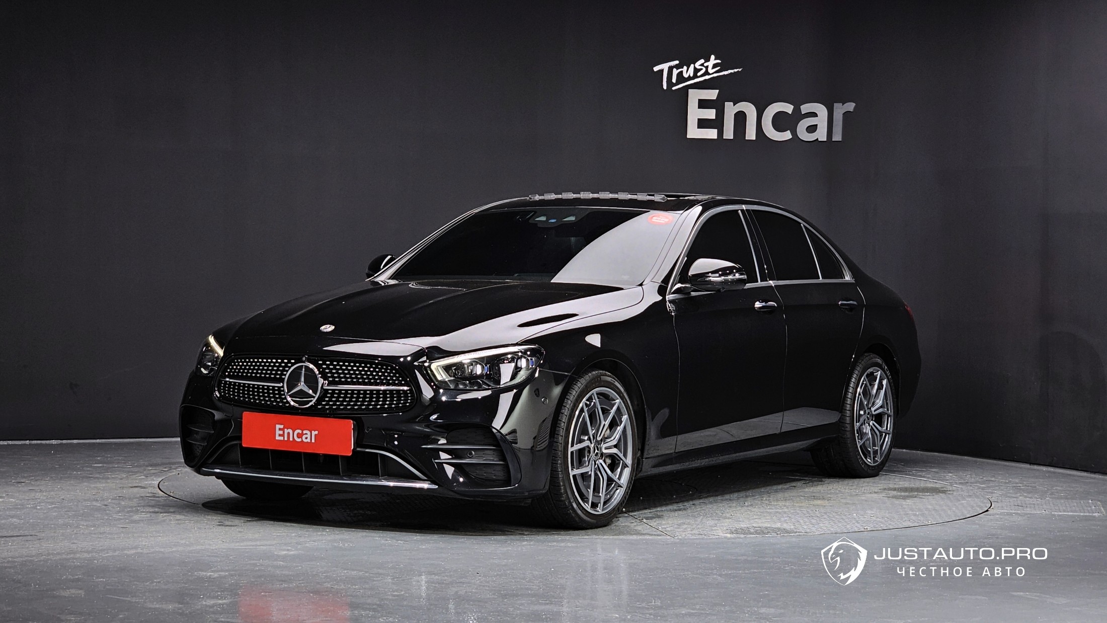 Автомобиль Mercedes-Benz E-Class