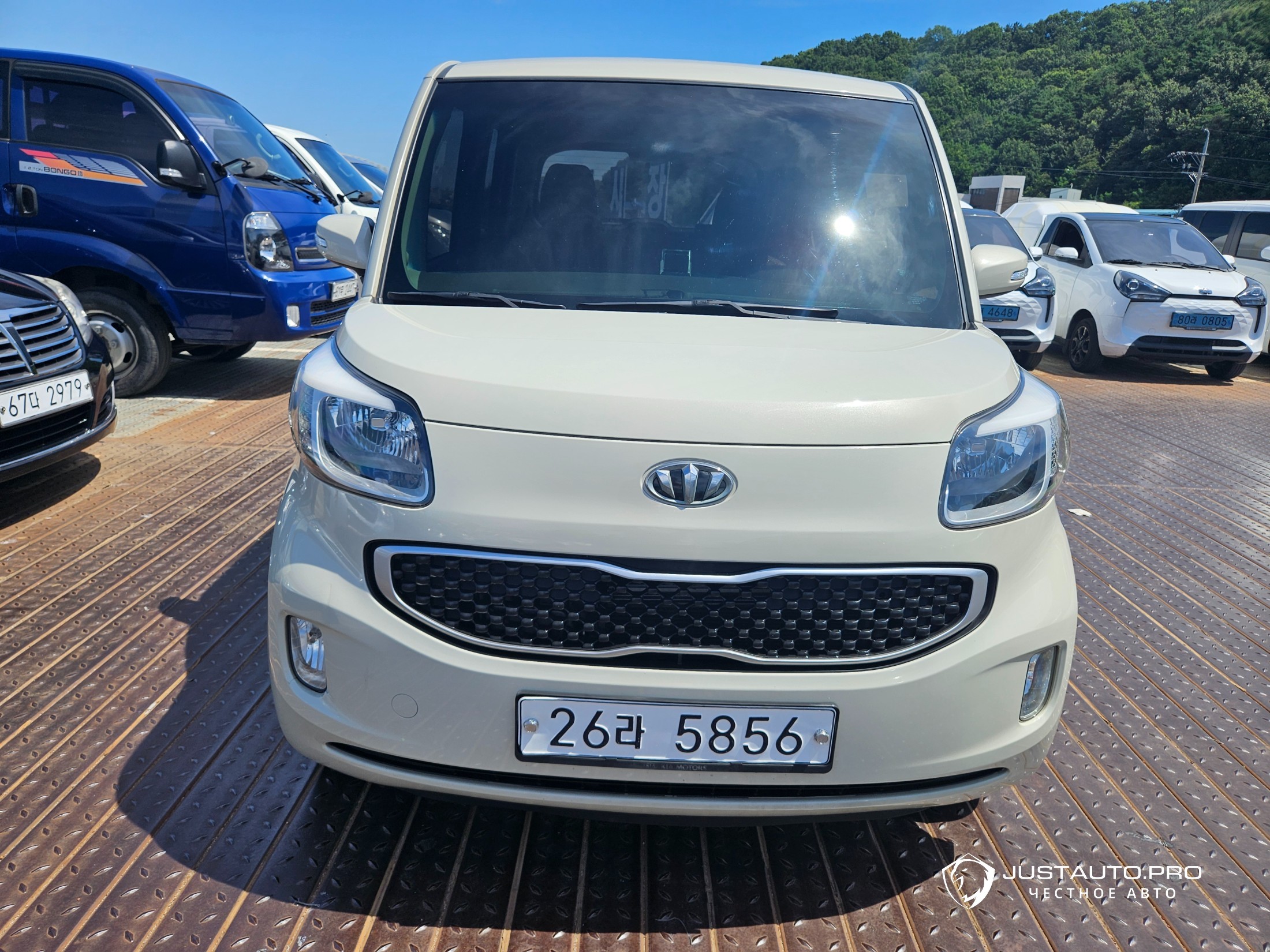 Автомобиль Kia RAY
