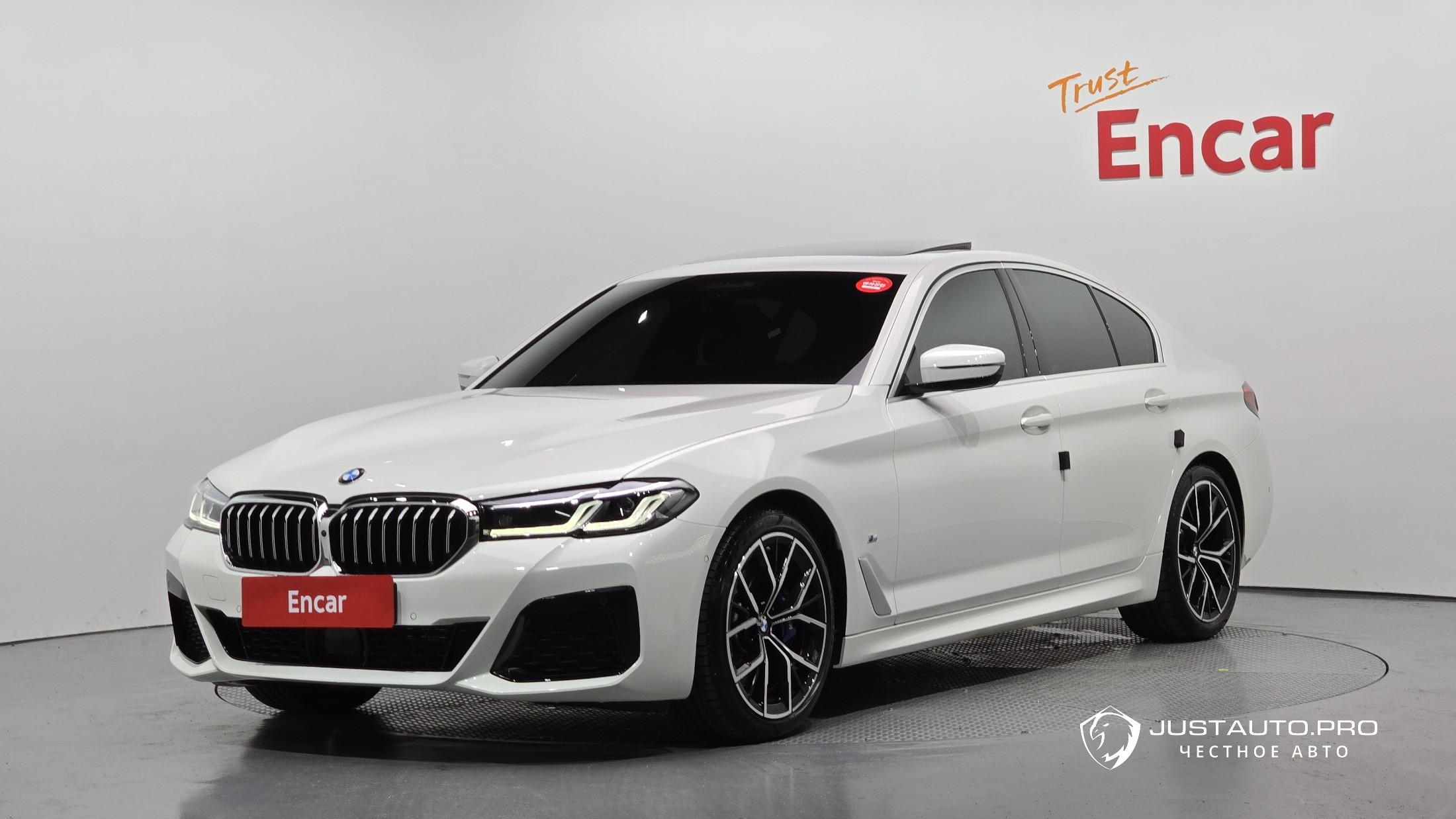 Автомобиль BMW 5-Series