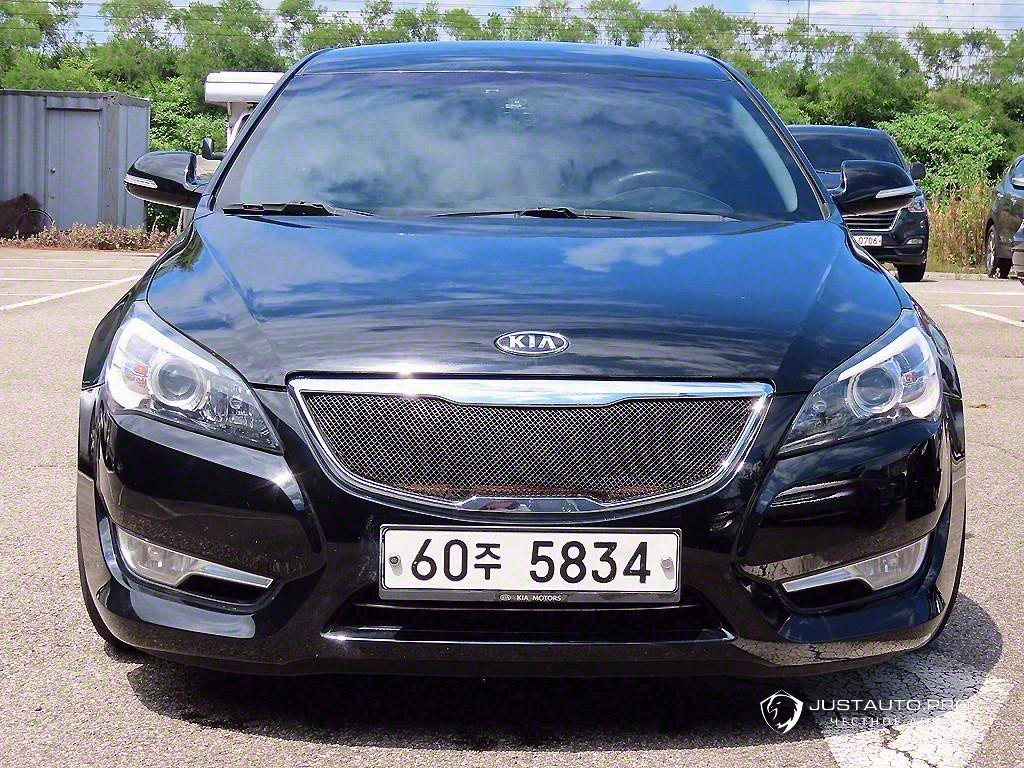 Автомобиль Kia K7