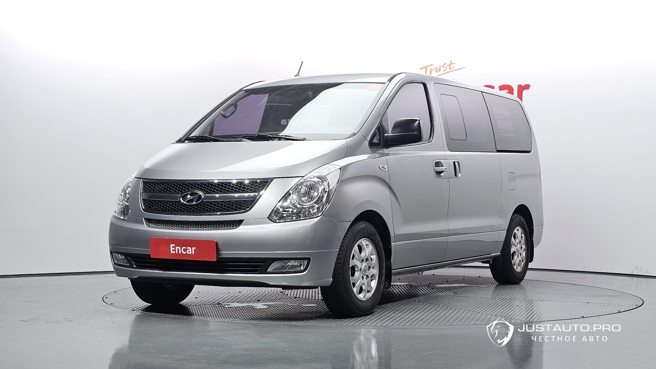 Автомобиль Hyundai Starex