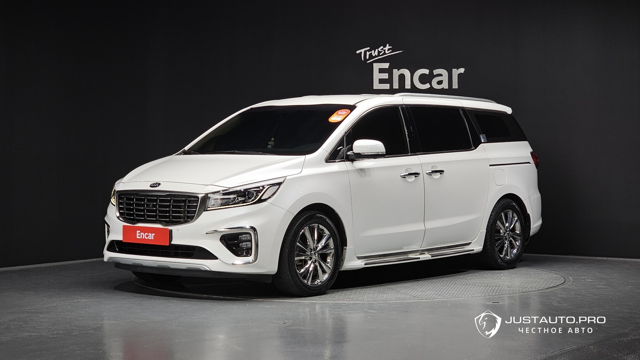 Автомобиль Kia Canival