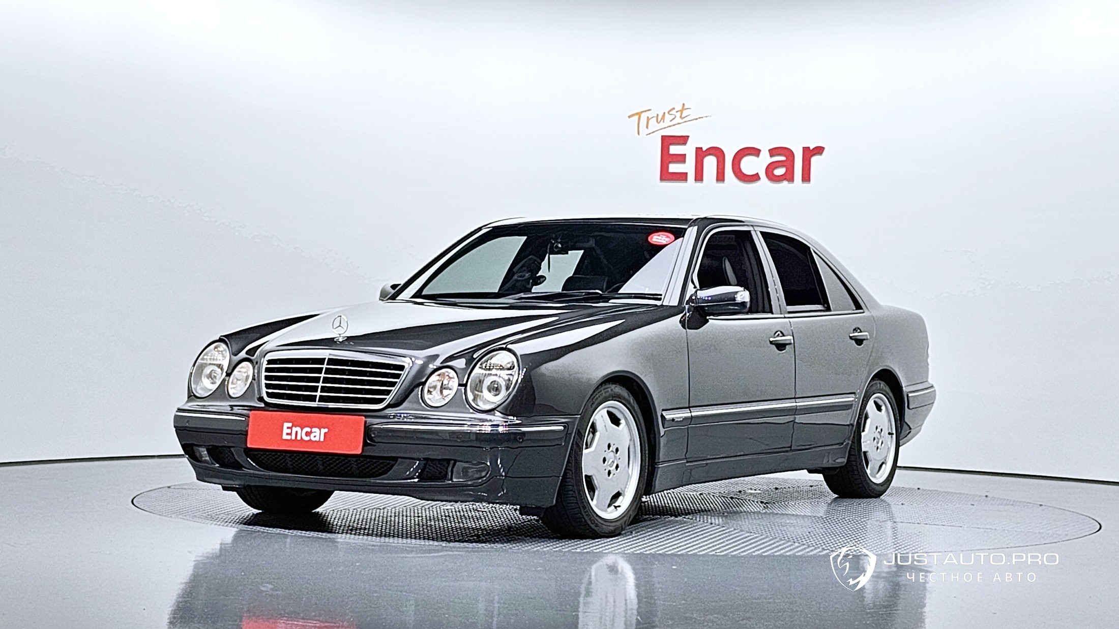 Автомобиль Mercedes-Benz E-Class