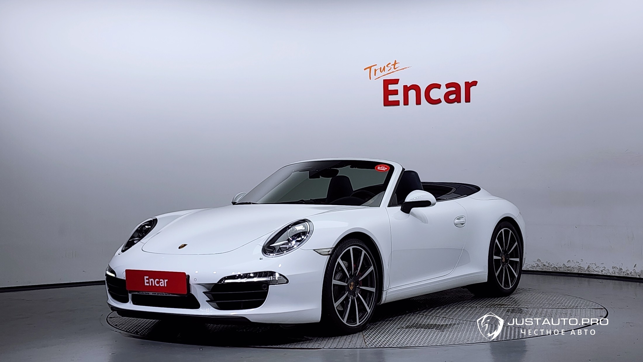 Автомобиль Porsche 911