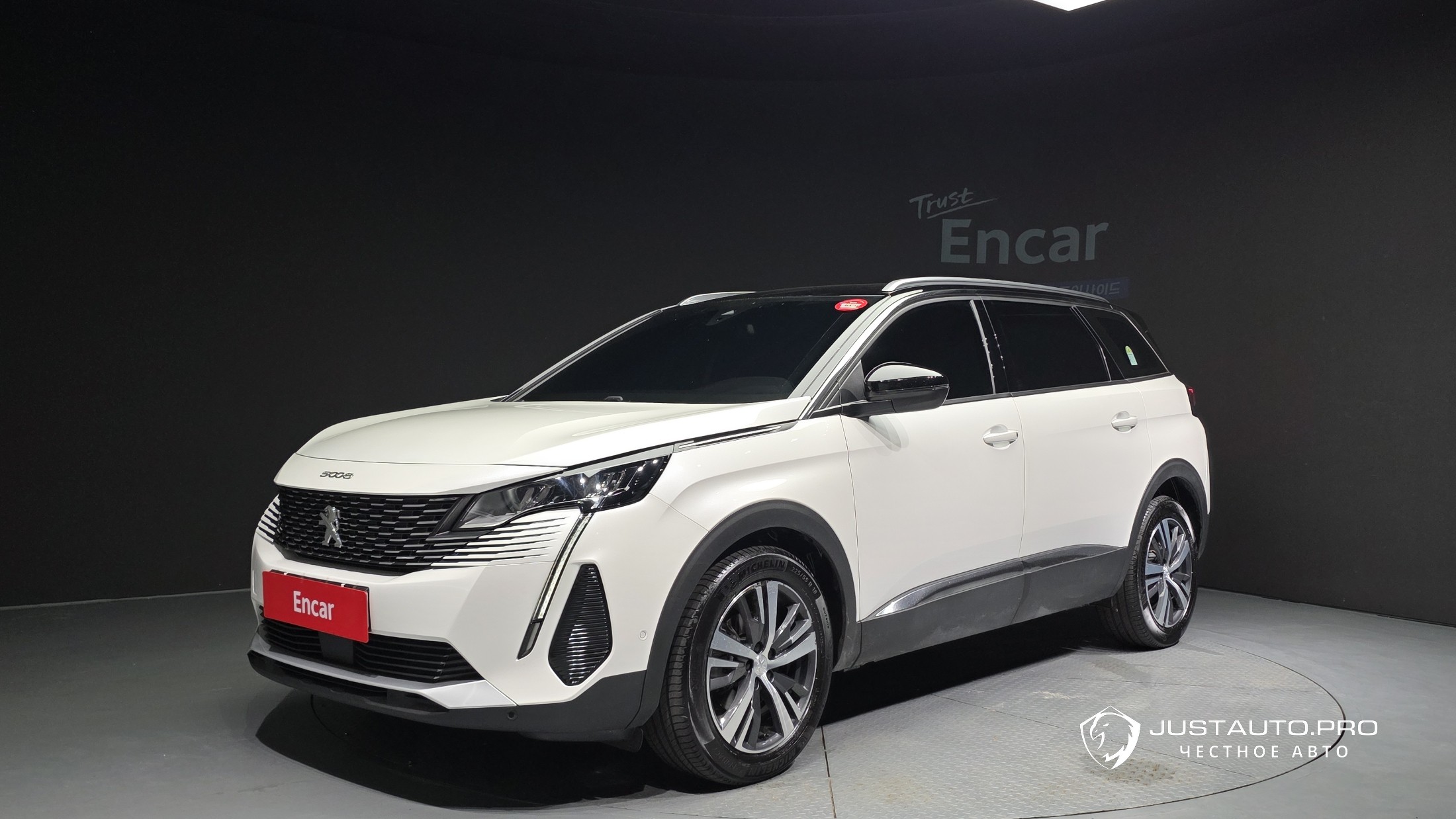 Автомобиль Peugeot 5008