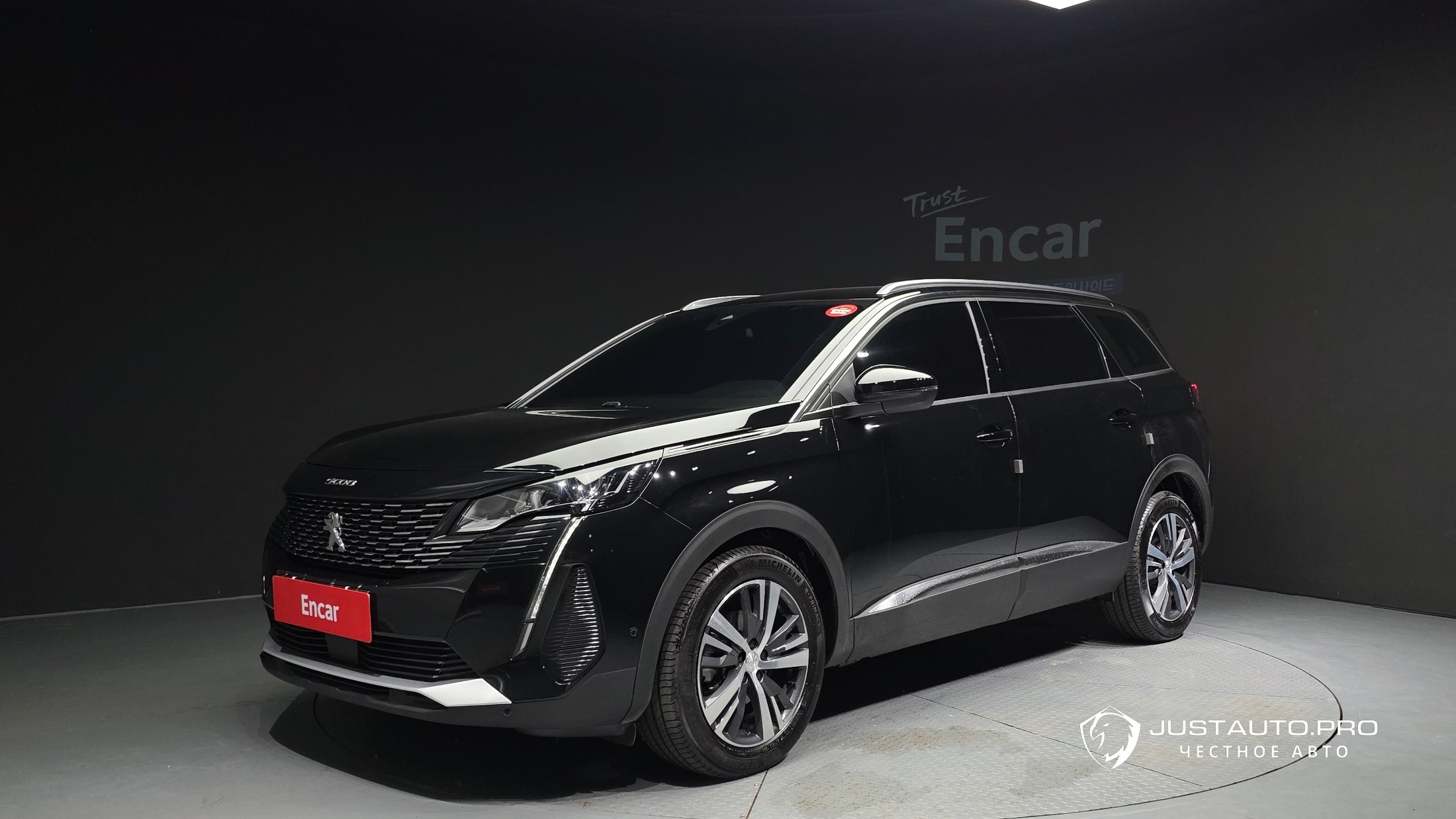 Автомобиль Peugeot 5008