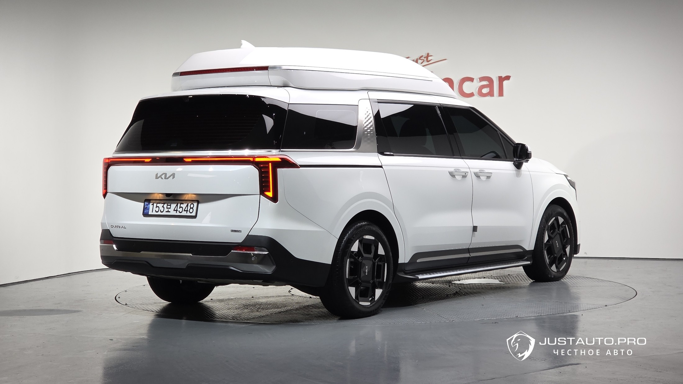Автомобиль Kia Canival