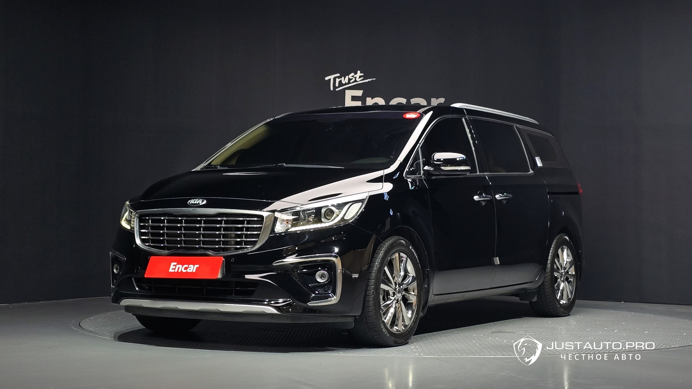 Автомобиль Kia Canival
