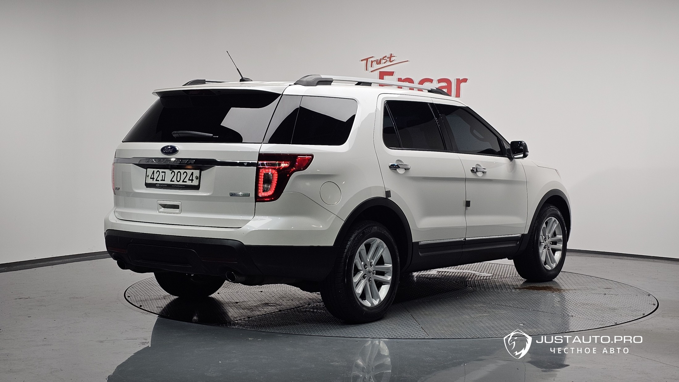 Автомобиль Ford Explorer