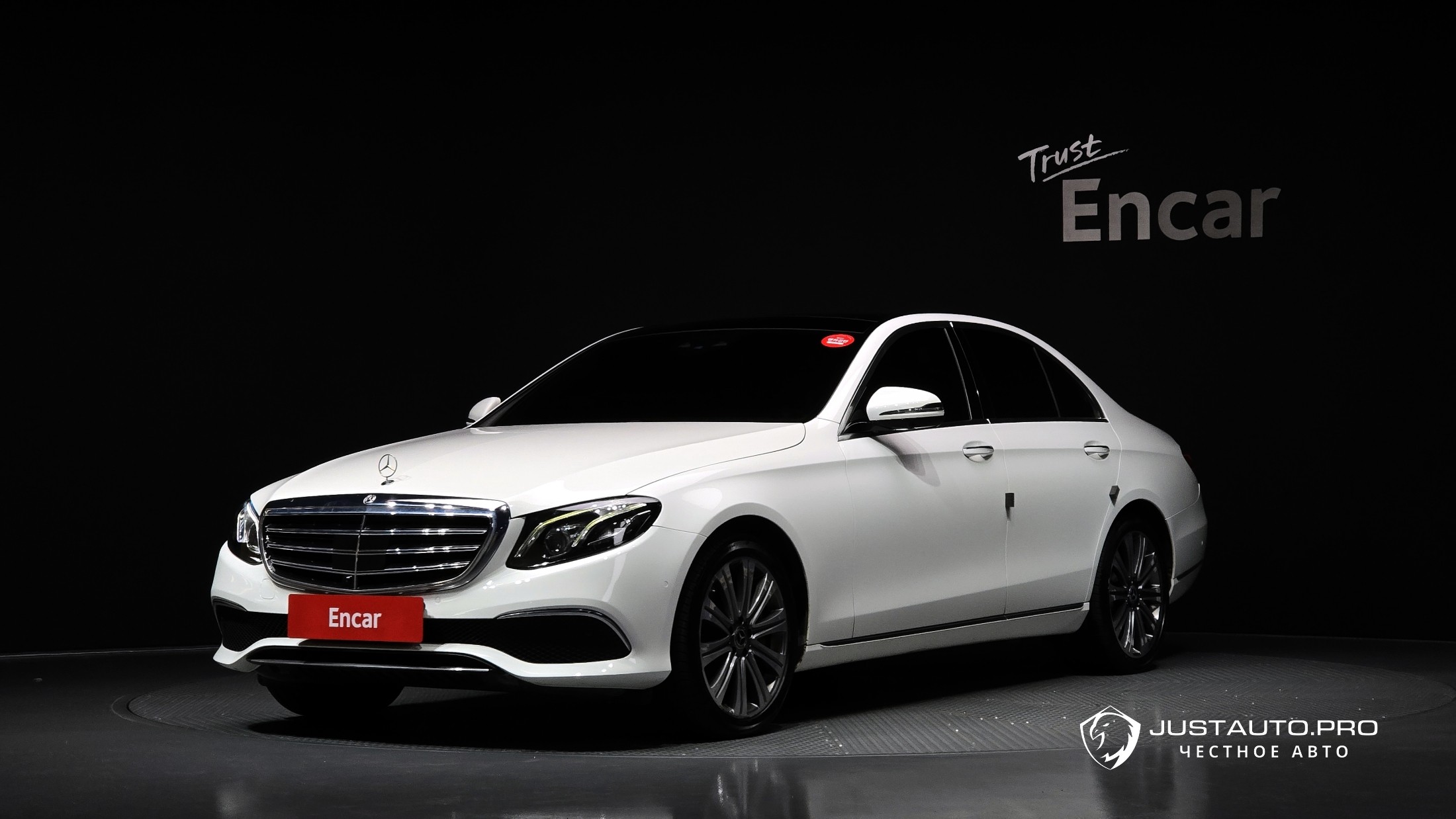 Автомобиль Mercedes-Benz E-Class
