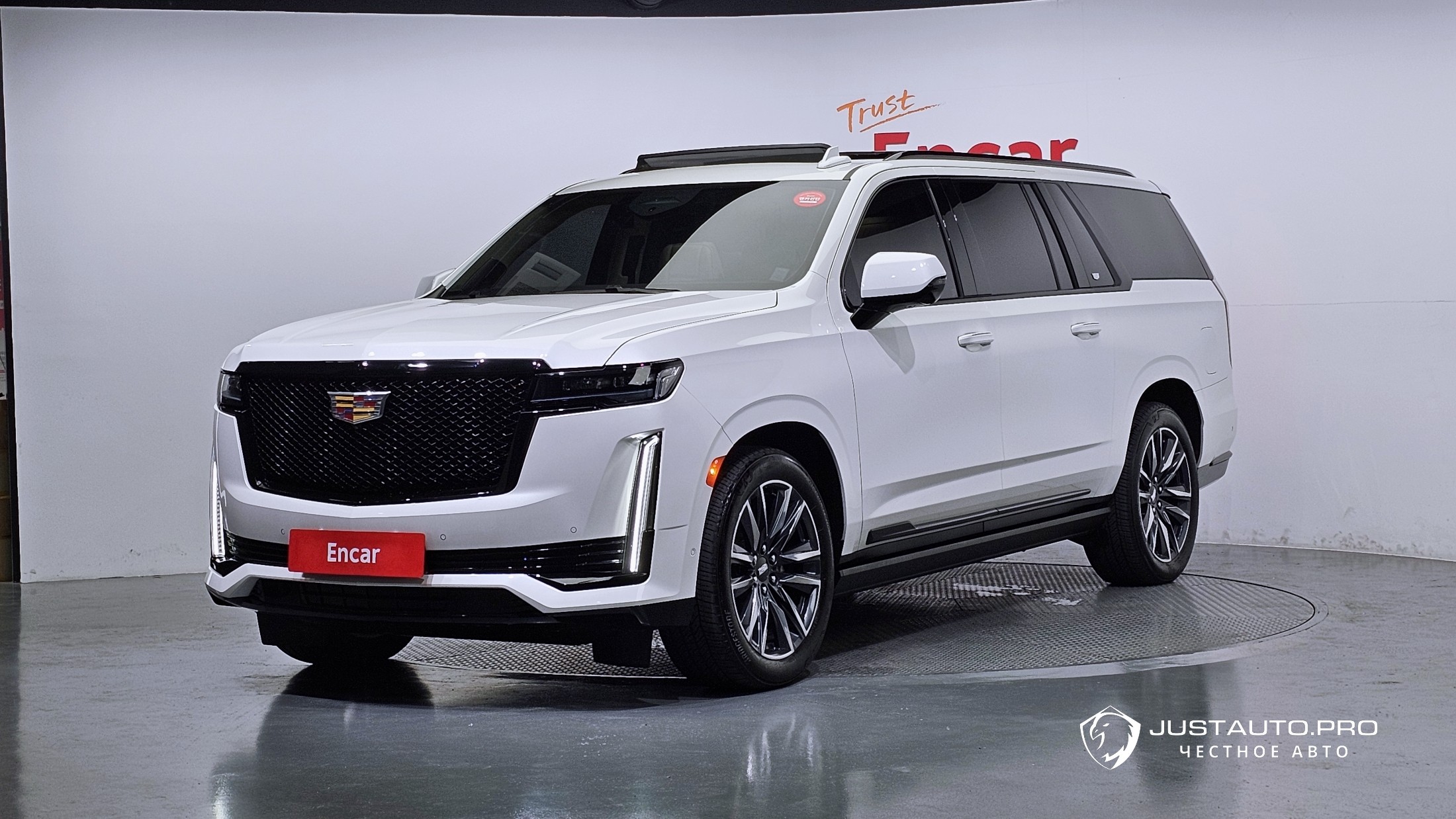 Автомобиль Cadillac Escalade