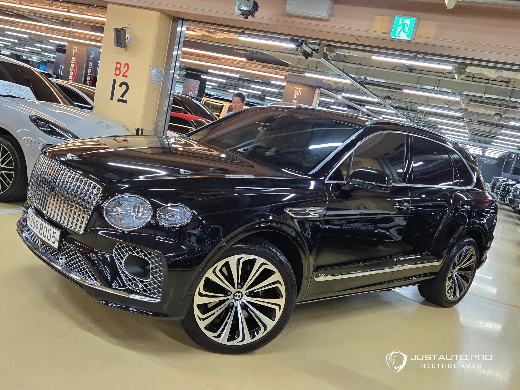 Автомобиль Bentley Bentayga