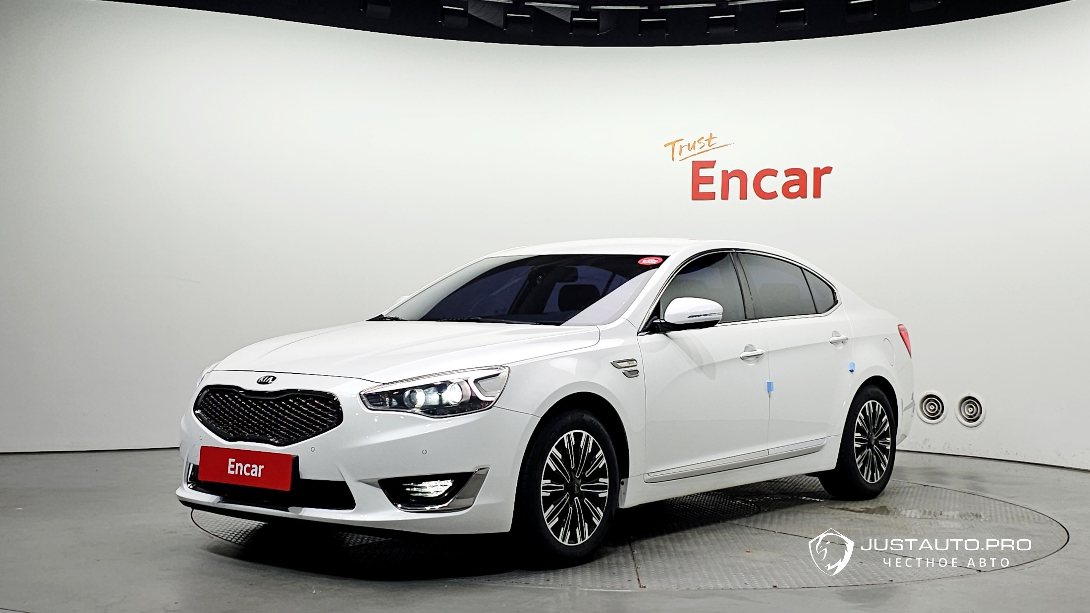 Автомобиль Kia K7