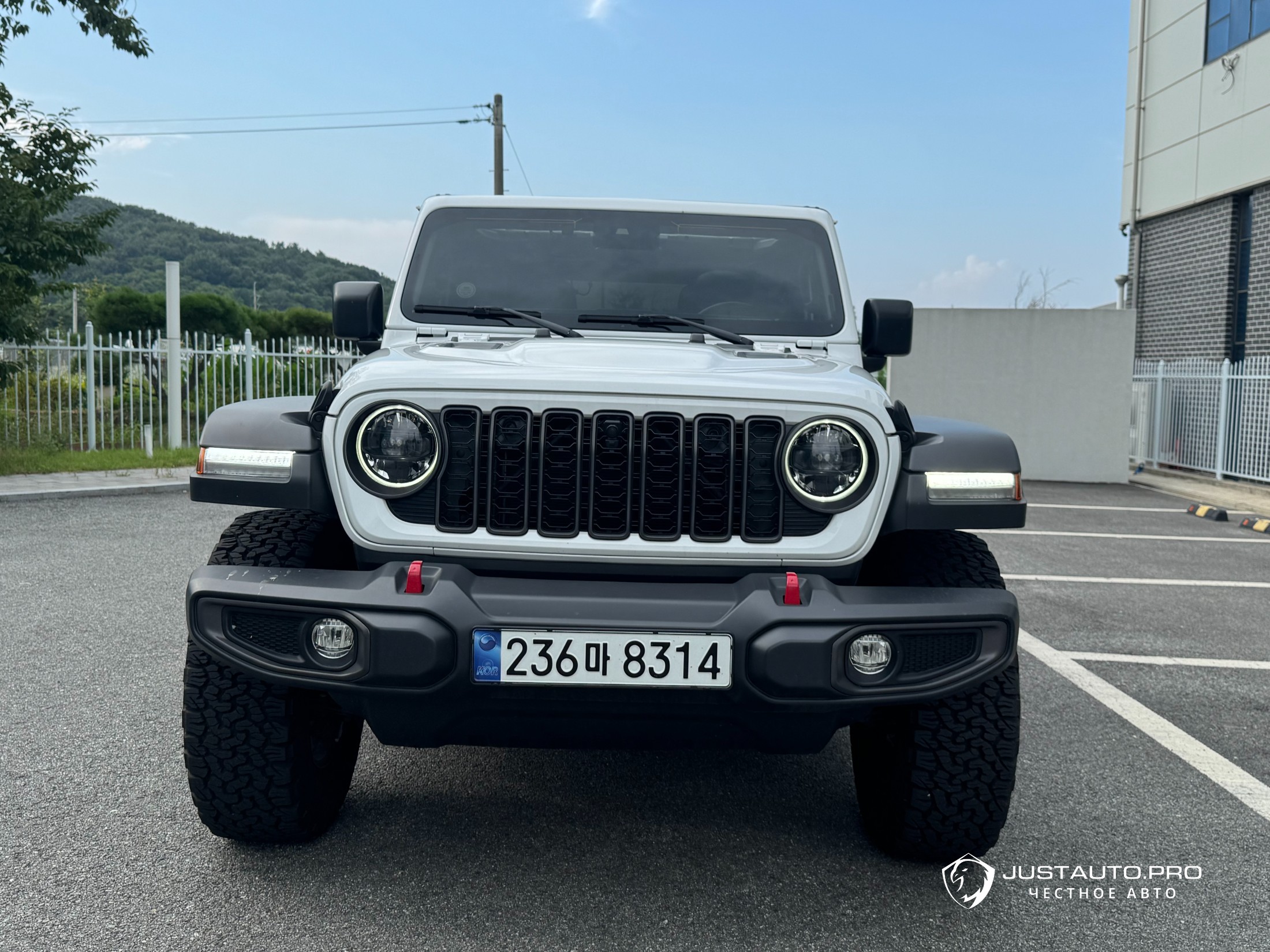 Автомобиль Jeep Wrangler