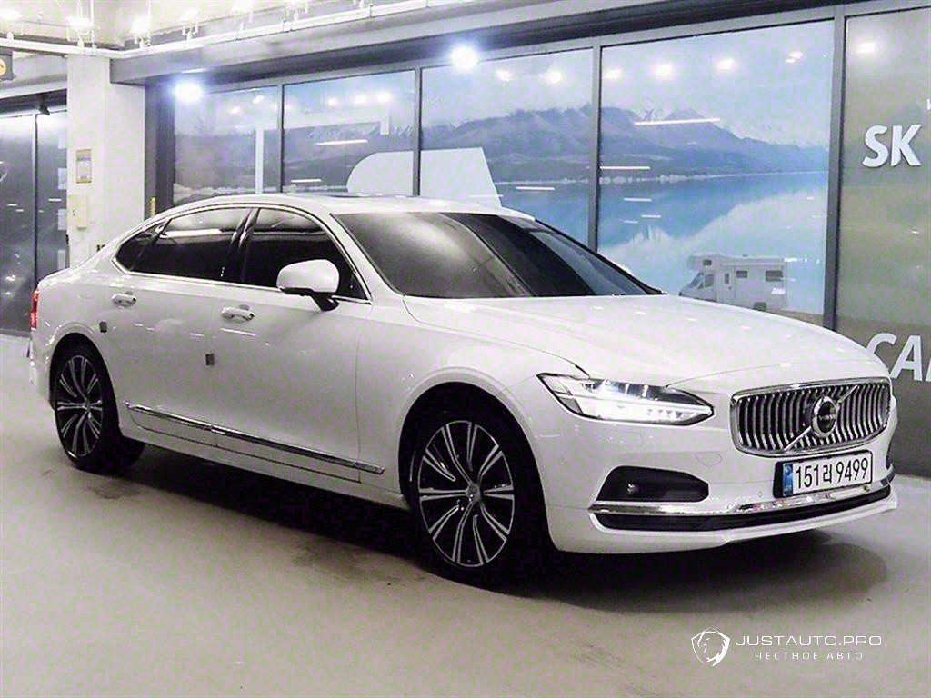Автомобиль Volvo S90