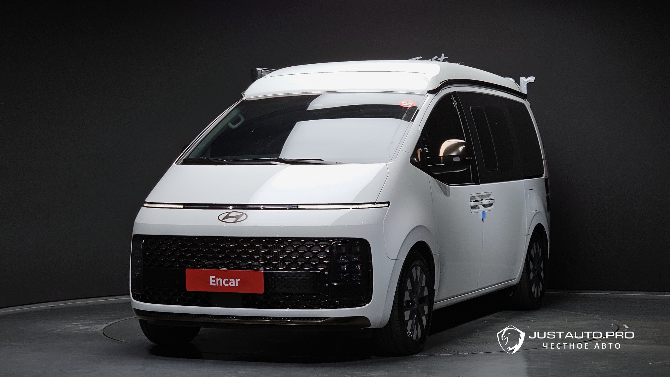 Автомобиль Hyundai Staria