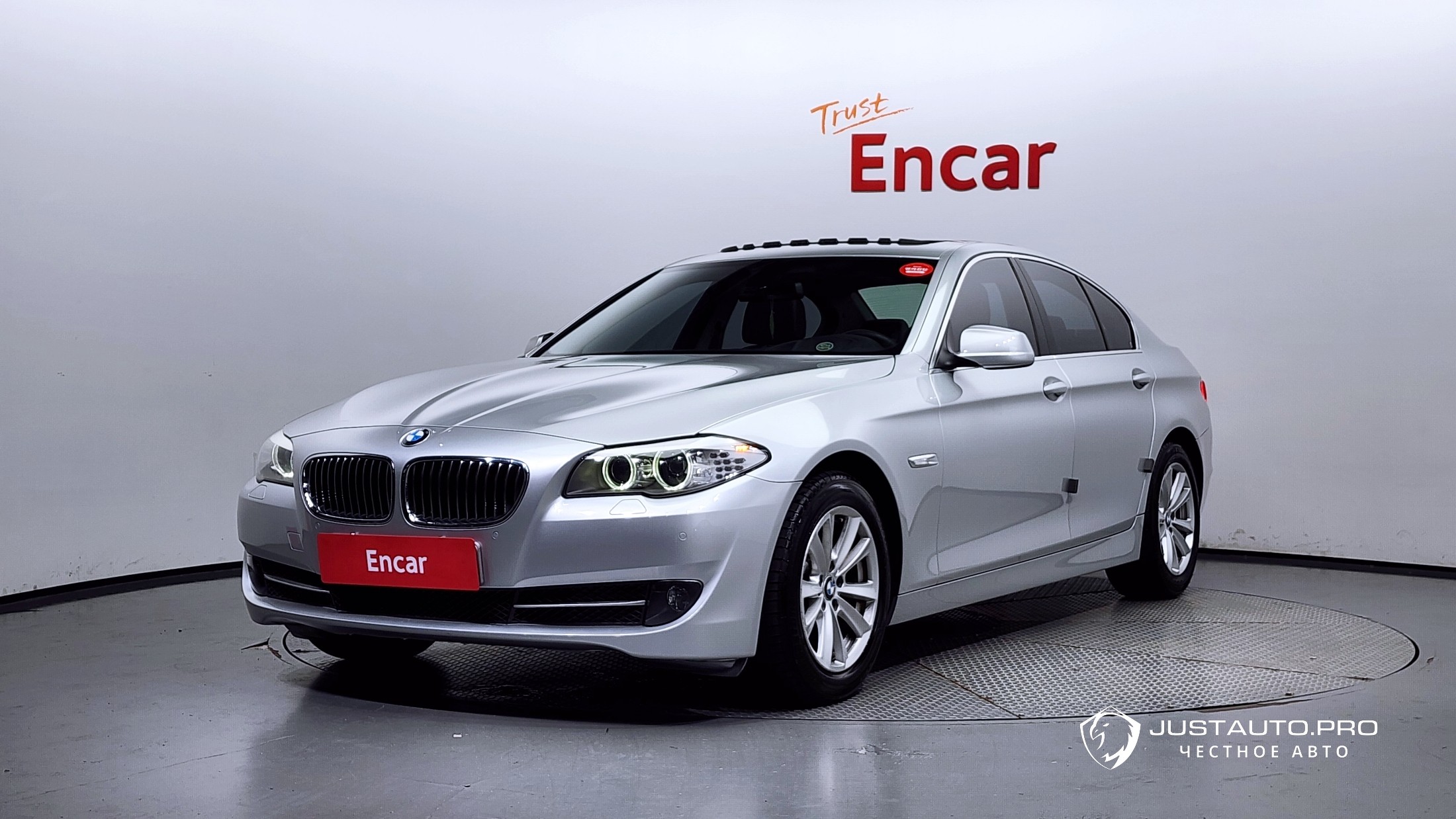 Автомобиль BMW 5-Series