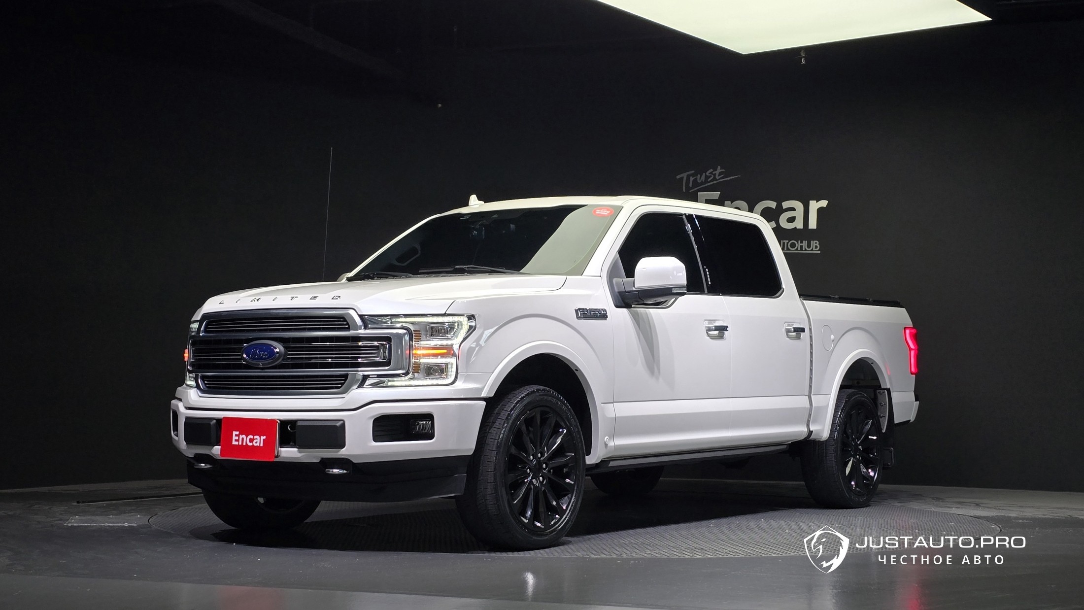 Автомобиль Ford F150