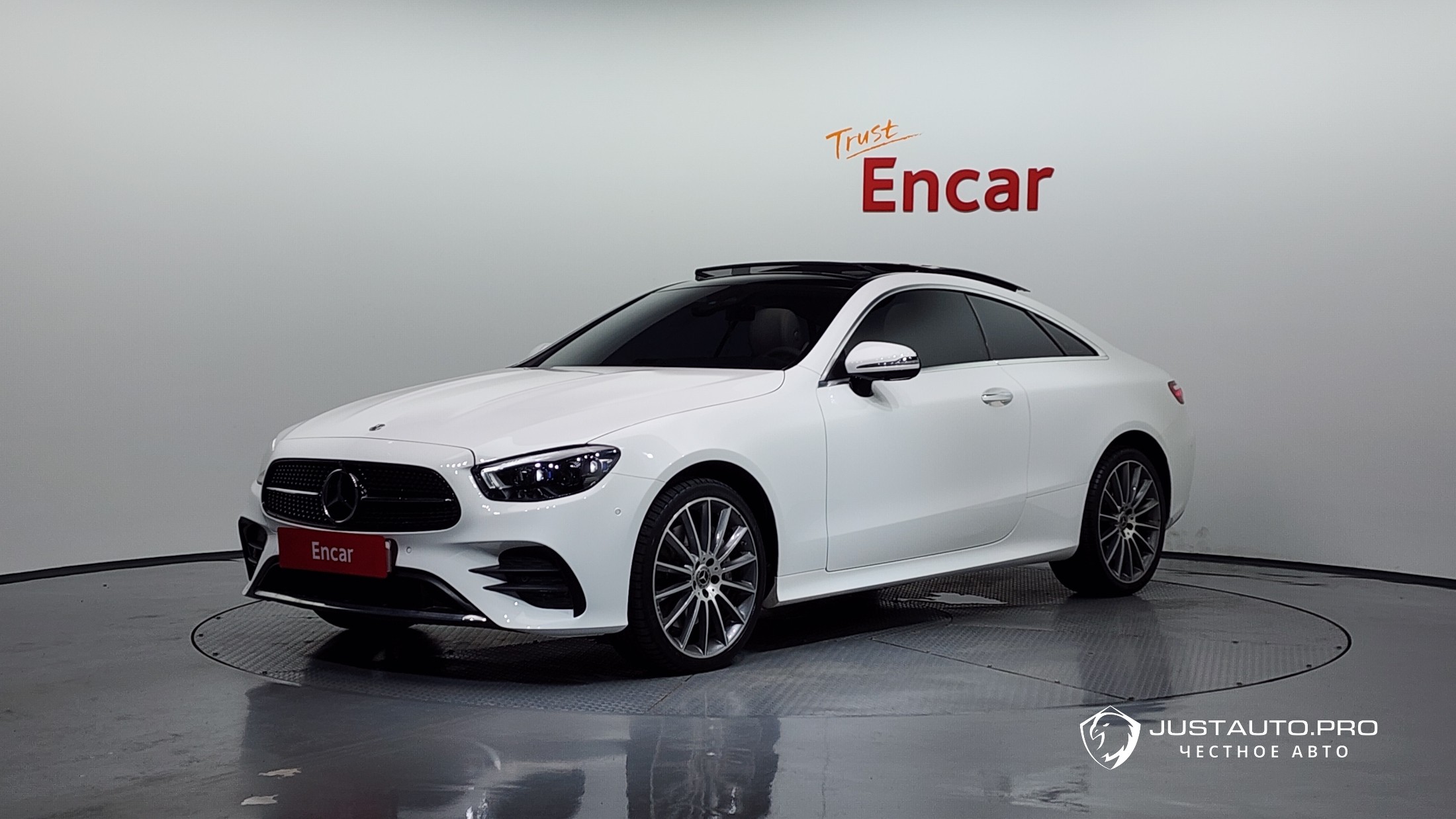 Автомобиль Mercedes-Benz E-Class