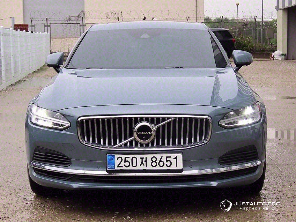Автомобиль Volvo S90