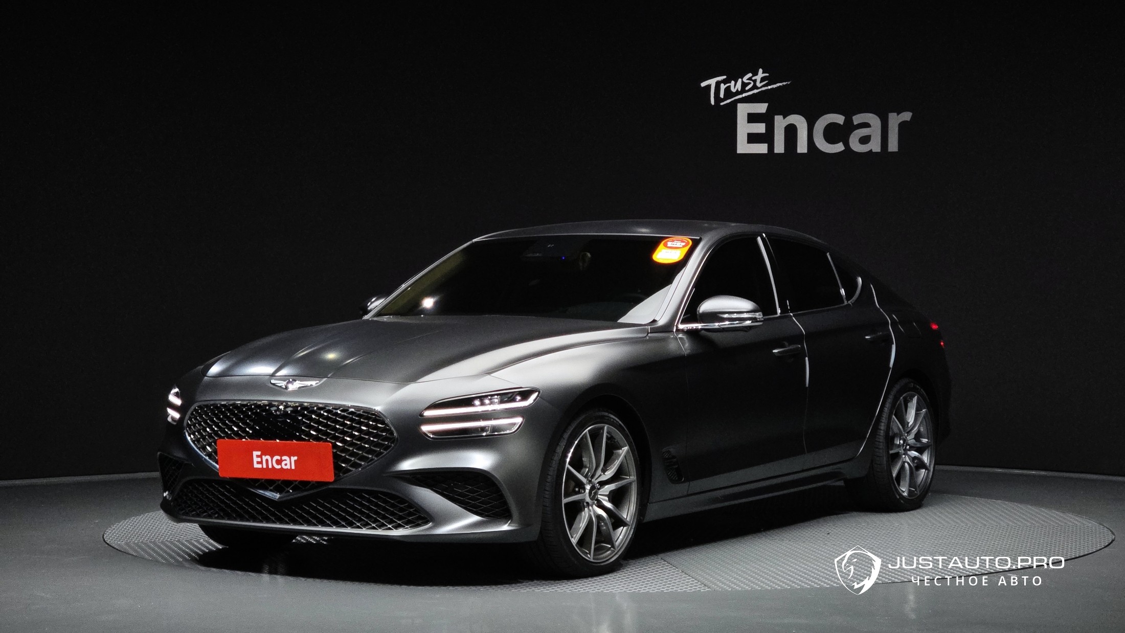 Автомобиль Genesis G70