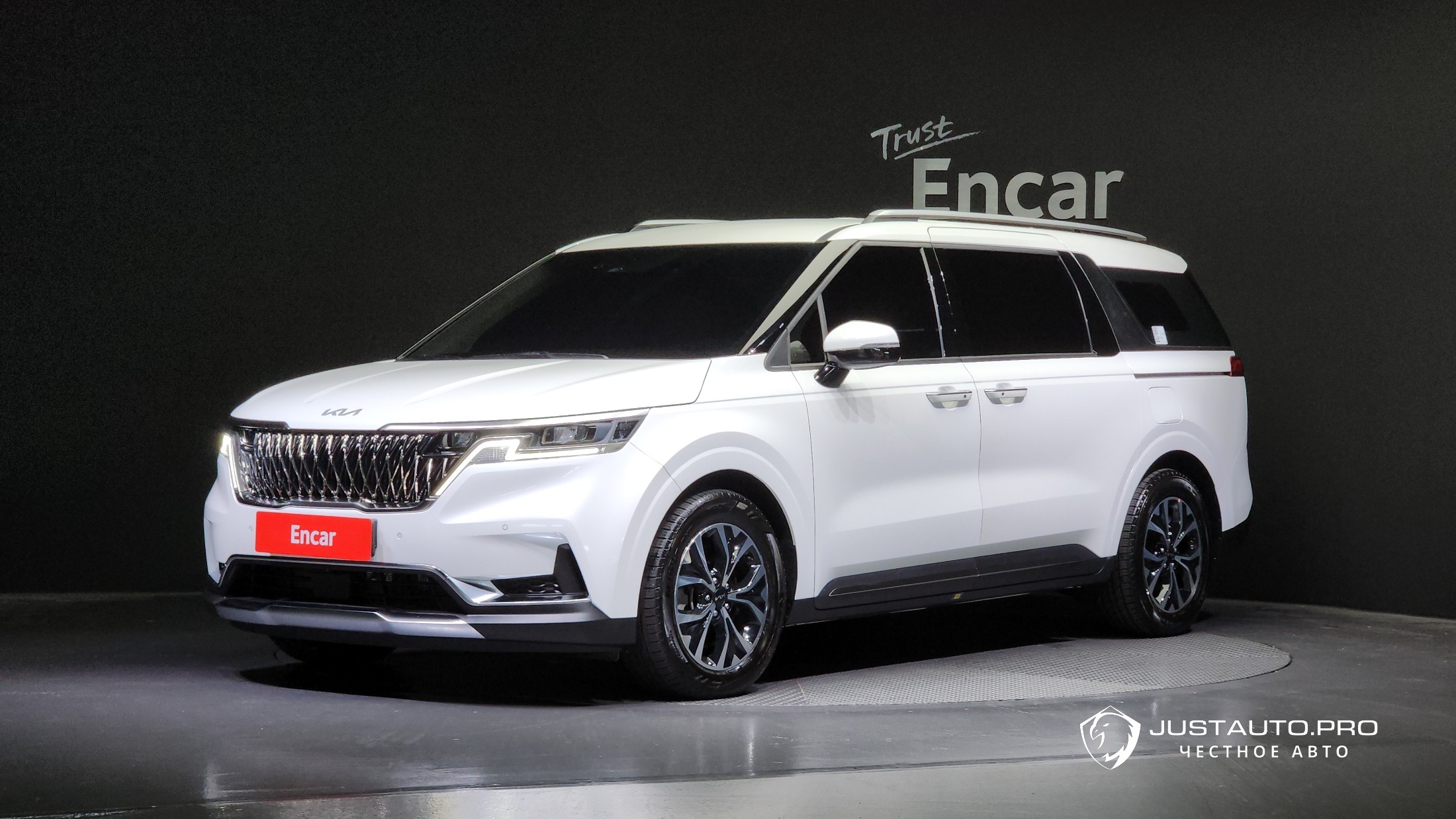 Автомобиль Kia Canival