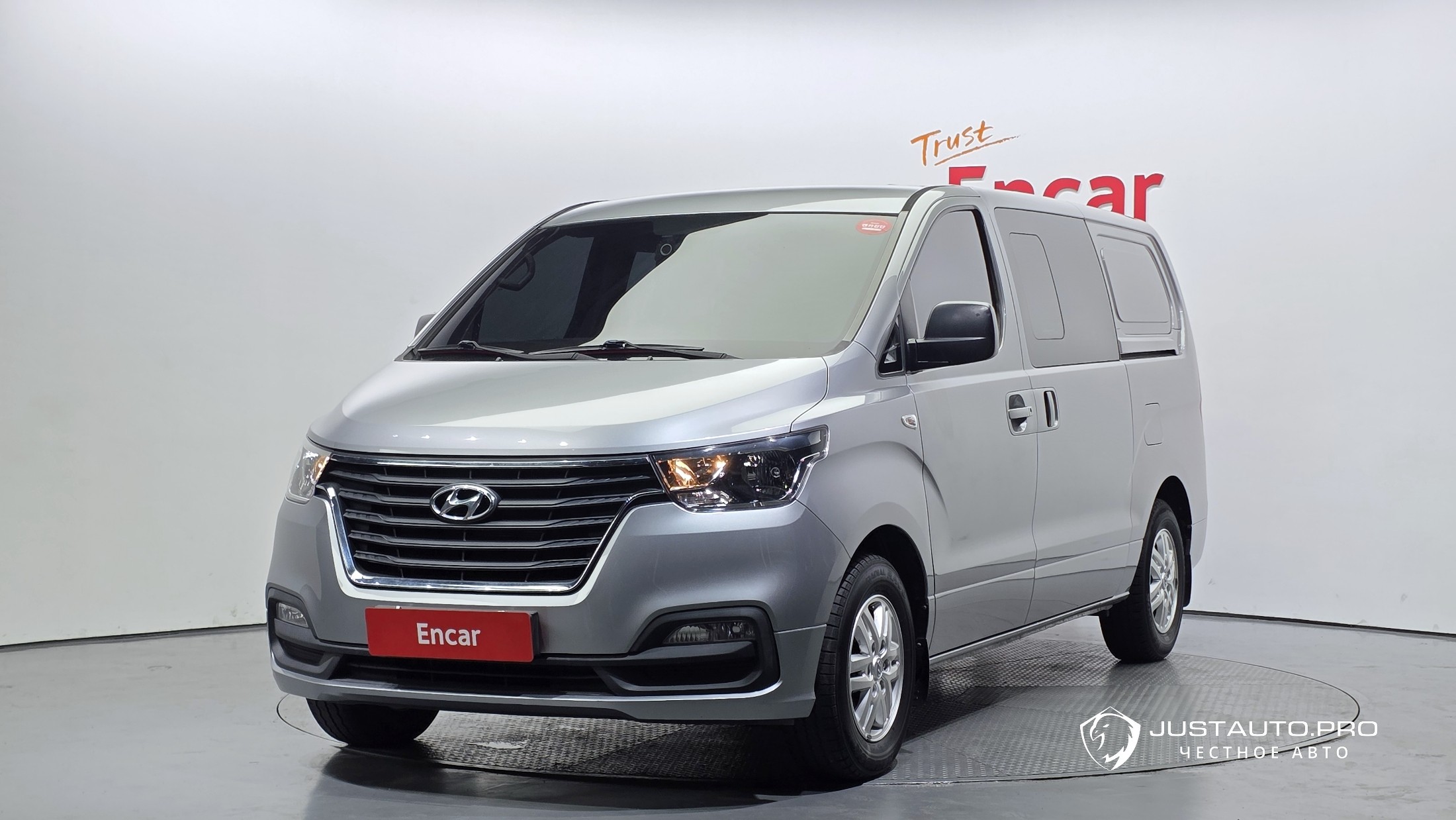 Автомобиль Hyundai Starex