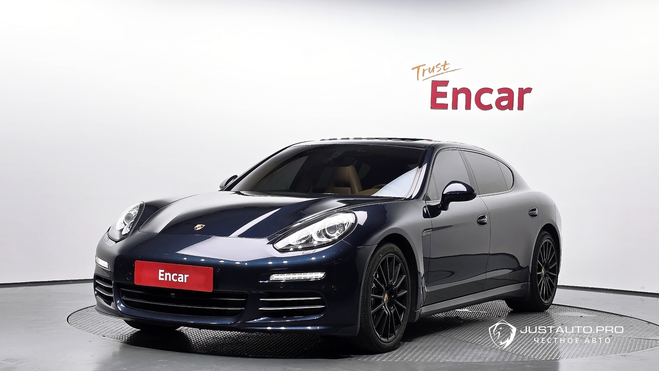 Автомобиль Porsche Panamera