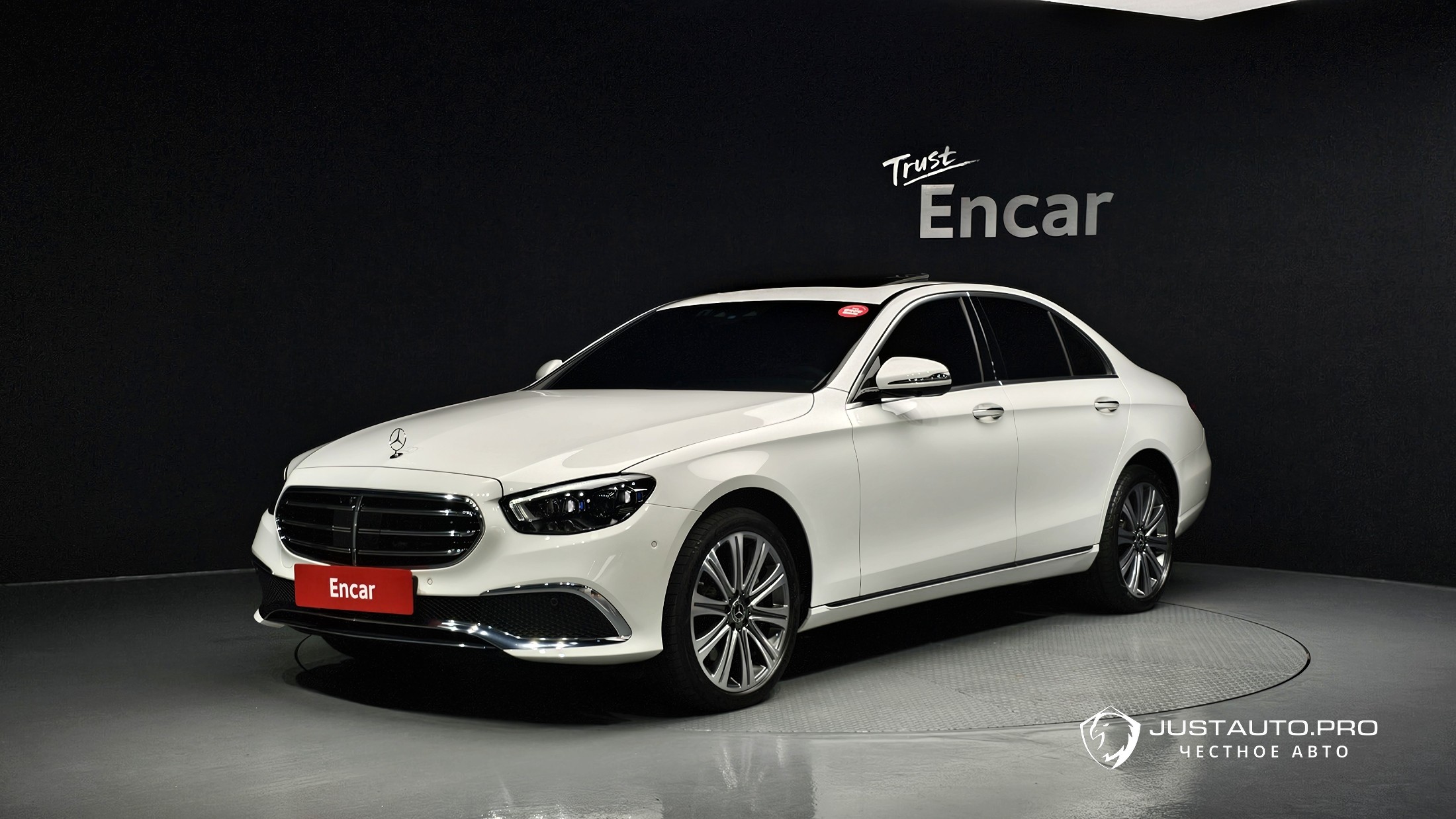 Автомобиль Mercedes-Benz E-Class