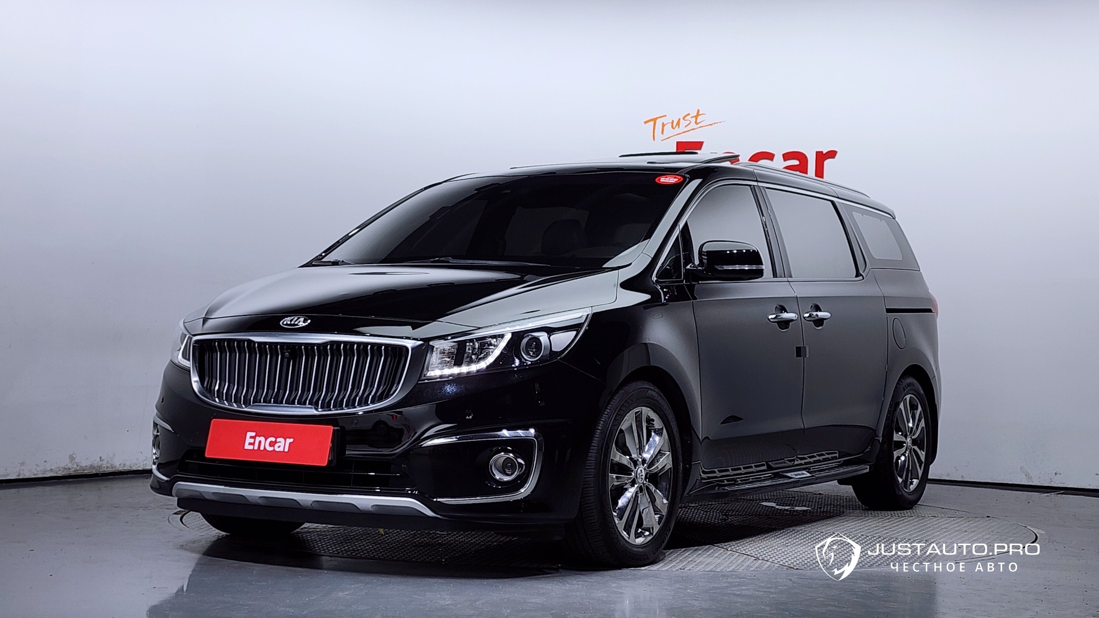 Автомобиль Kia Canival