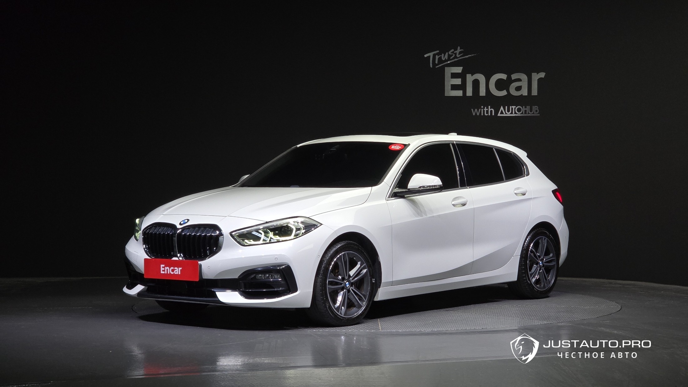 Автомобиль BMW 1-Series