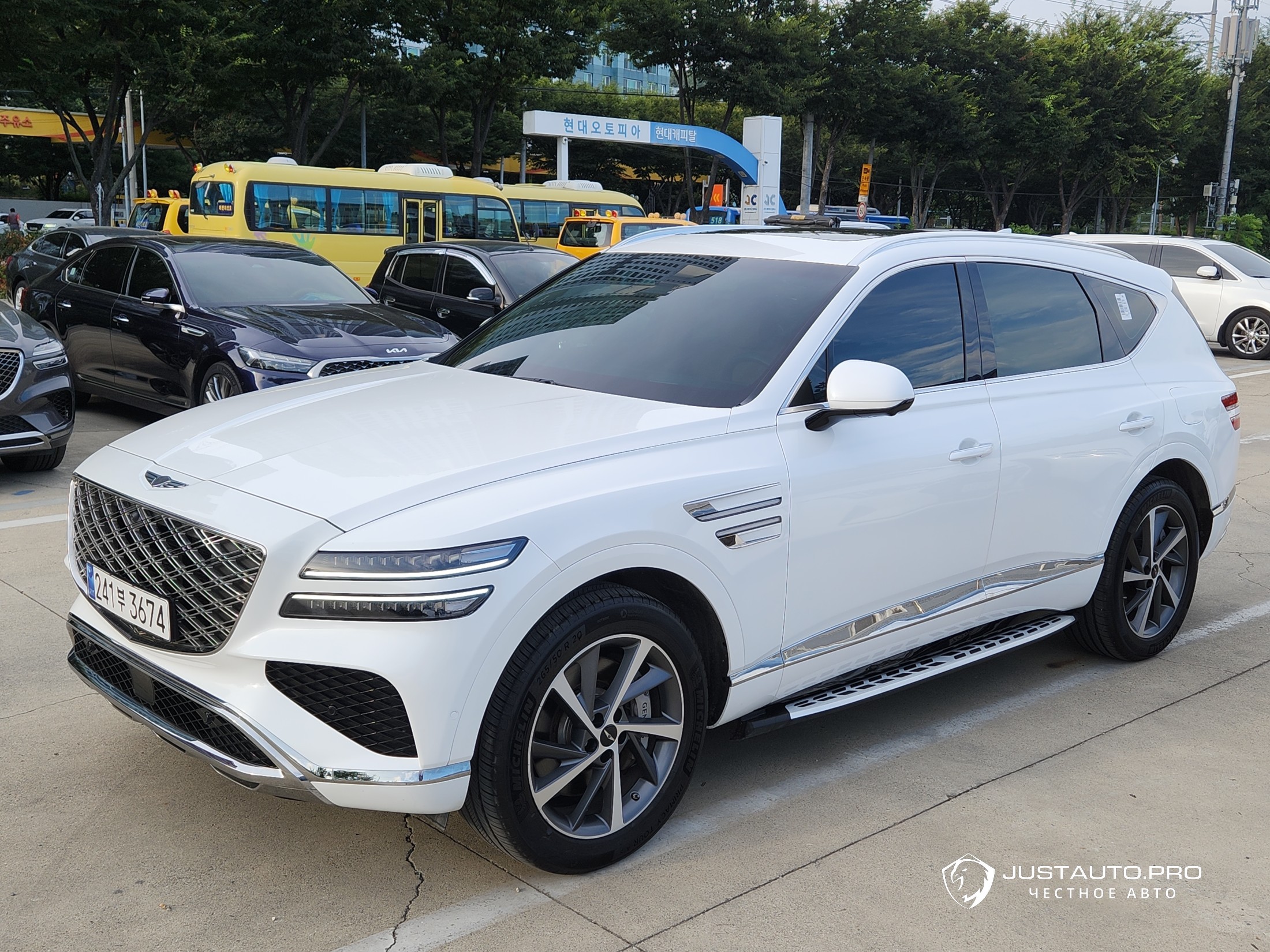 Автомобиль Genesis GV80