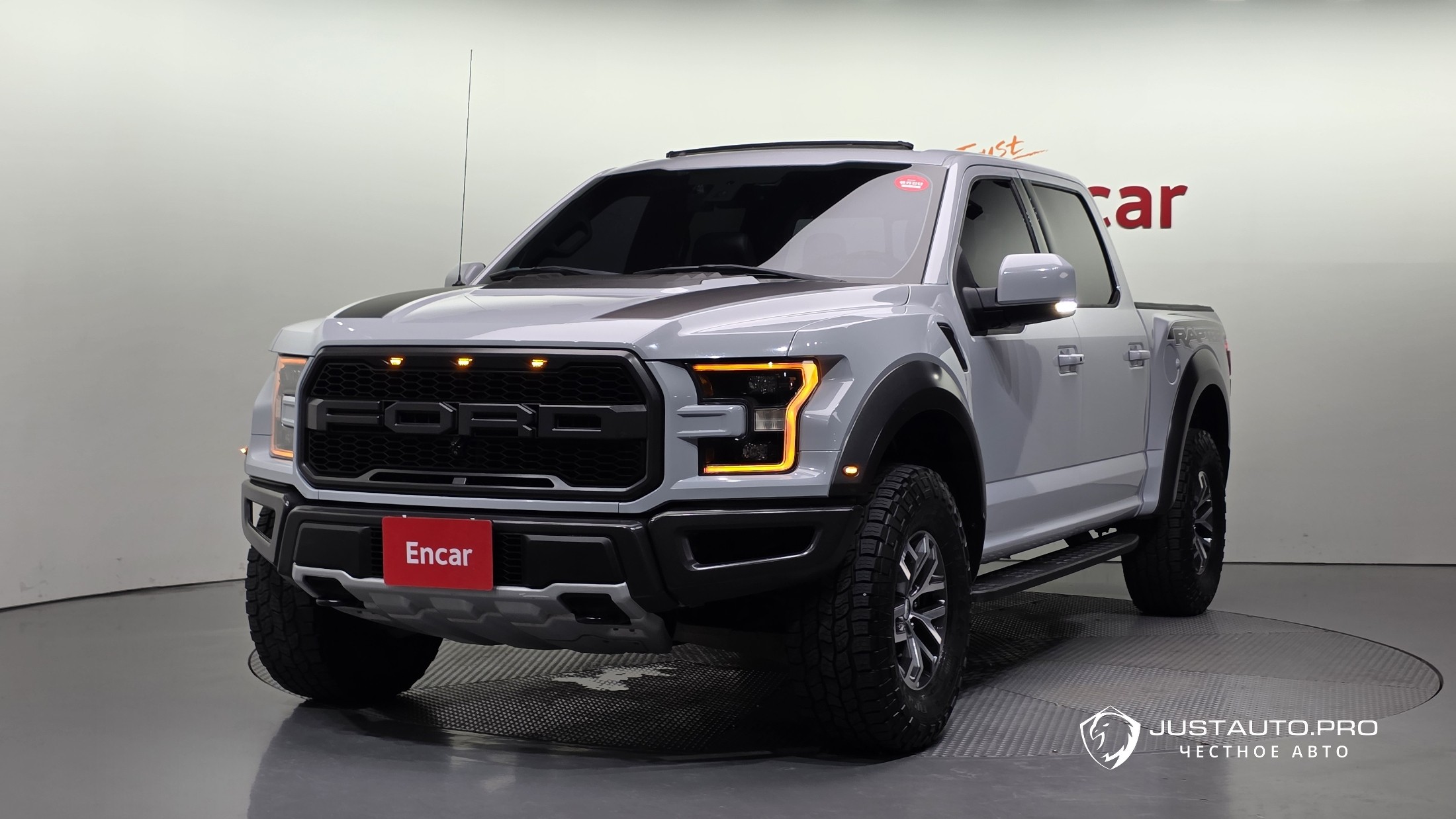 Автомобиль Ford F150