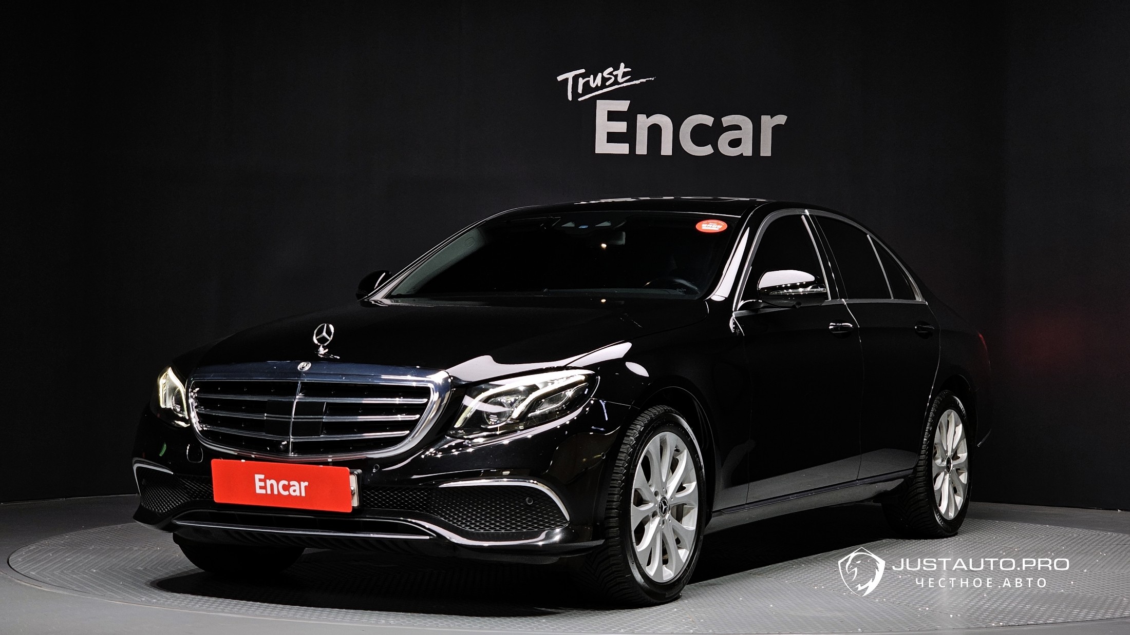 Автомобиль Mercedes-Benz E-Class