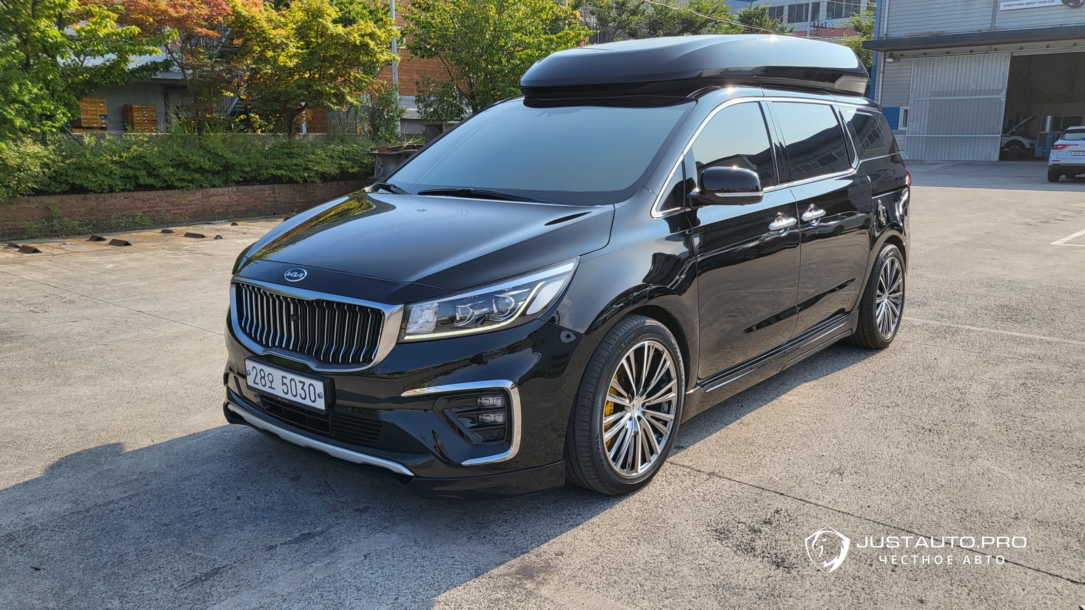 Автомобиль Kia Canival