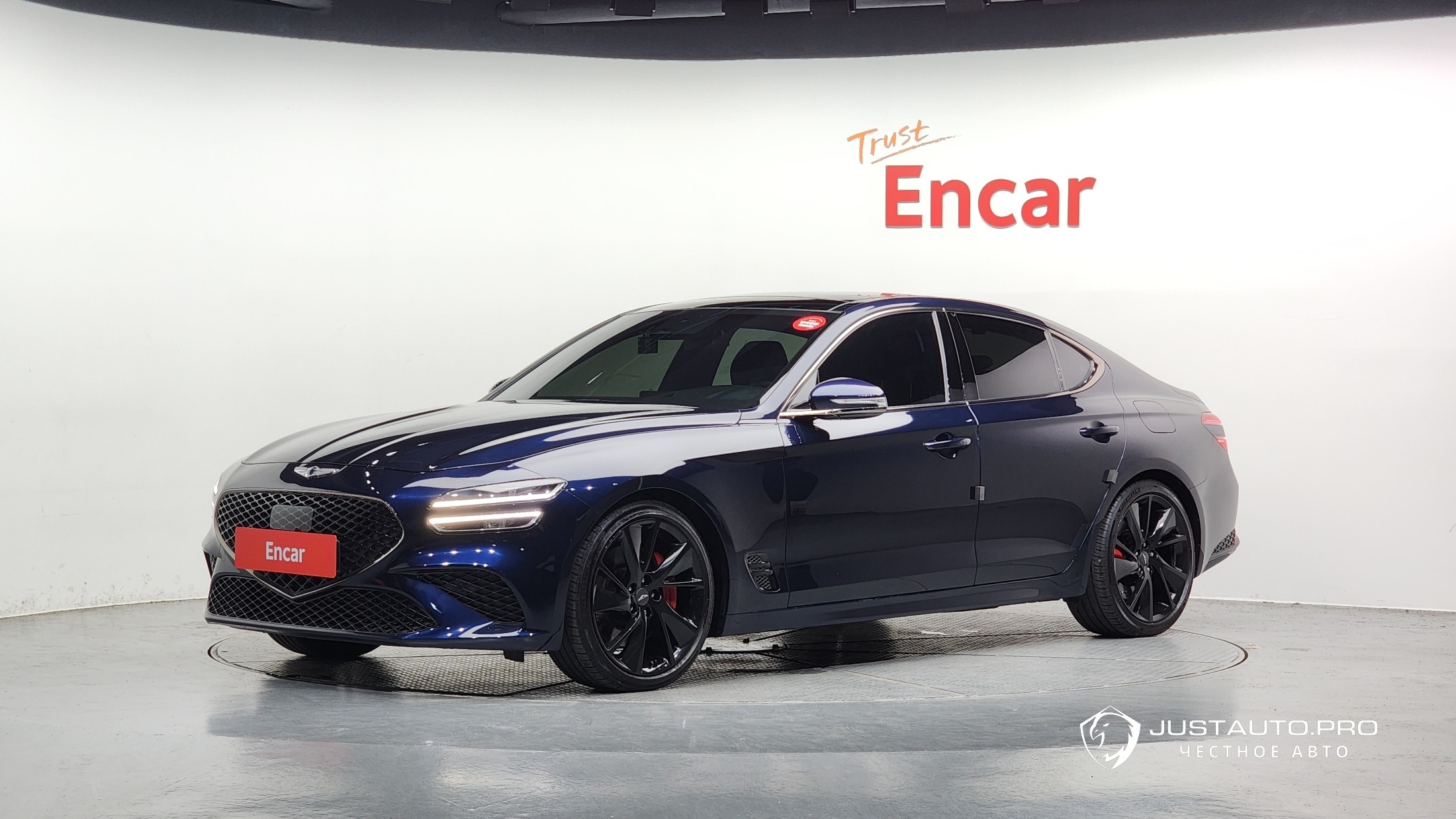 Автомобиль Genesis G70