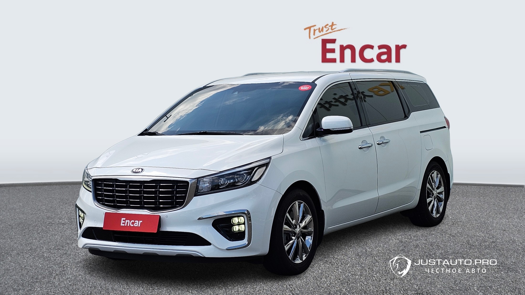 Автомобиль Kia Canival