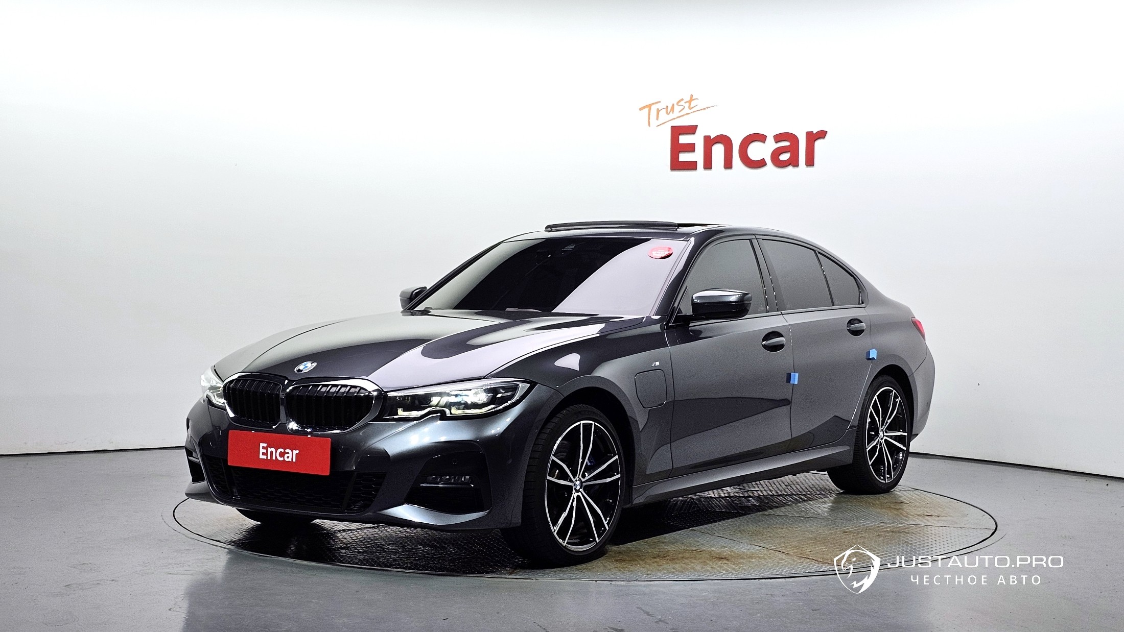 Автомобиль BMW 3-Series