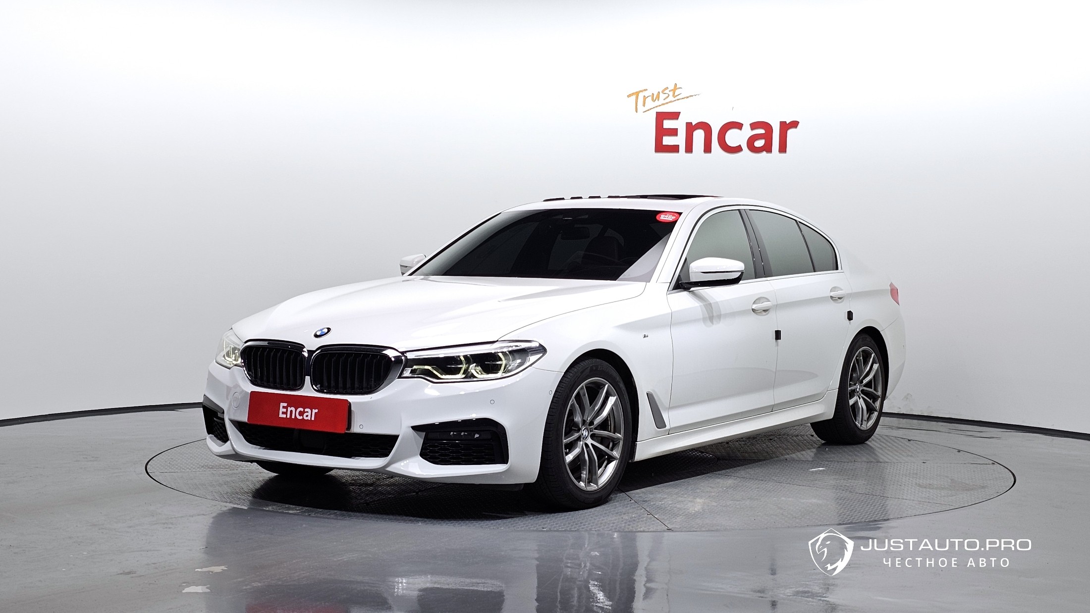 Автомобиль BMW 5-Series