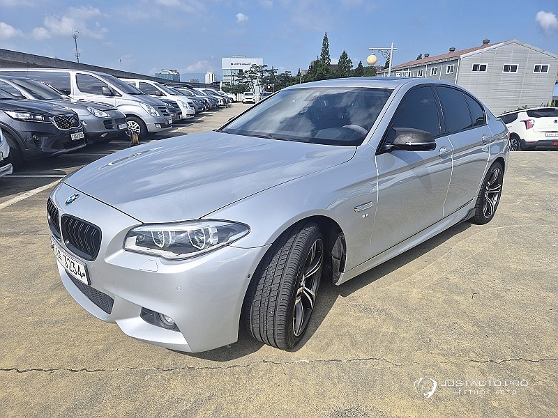 Автомобиль BMW 5-Series