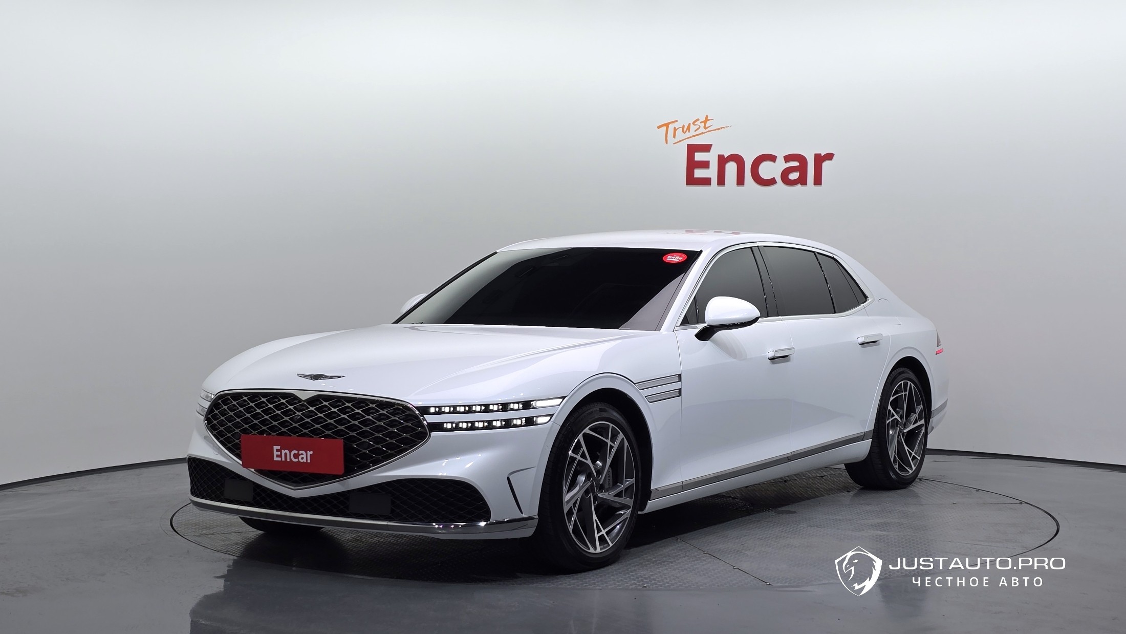 Автомобиль Genesis G90