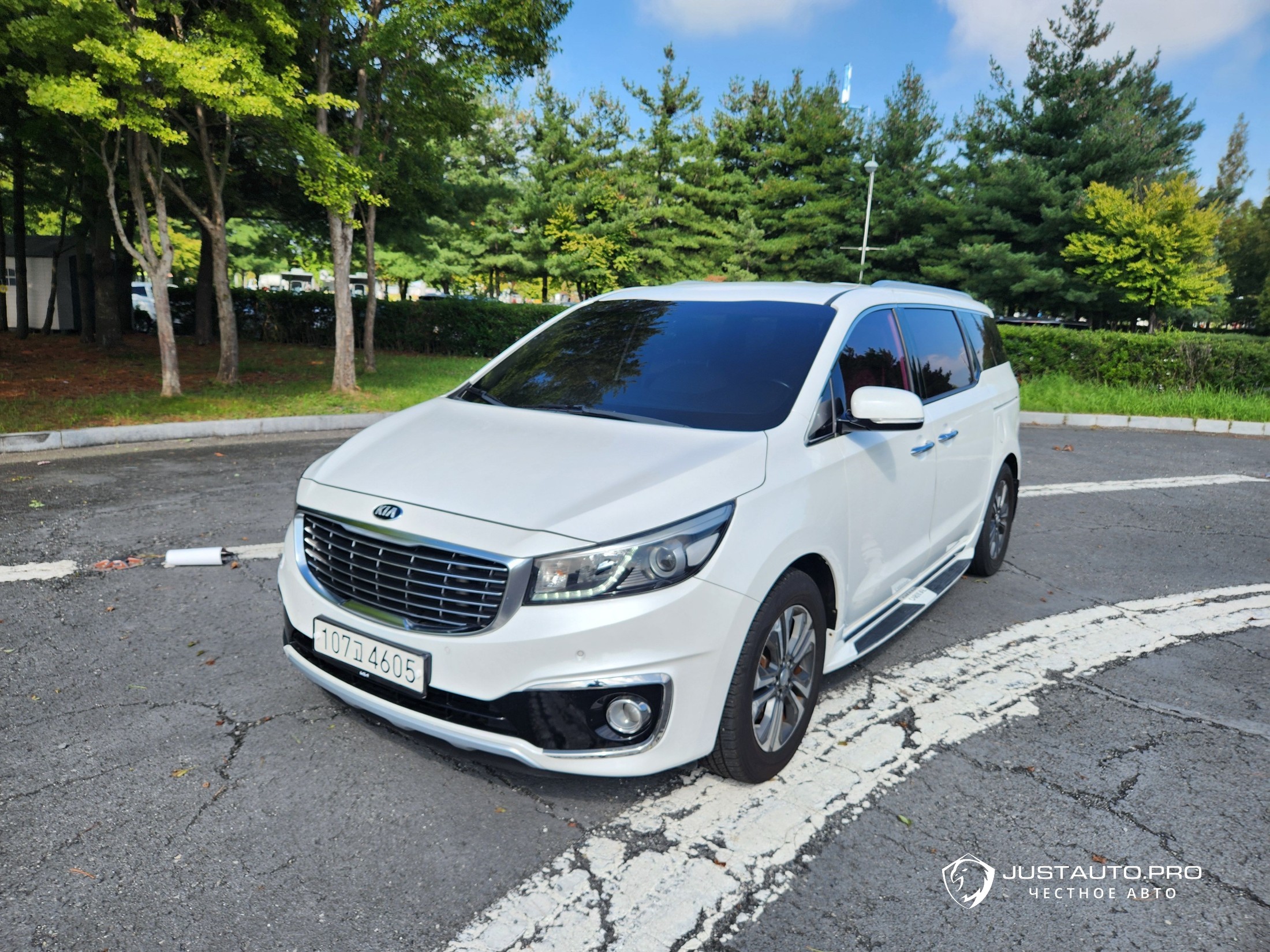 Автомобиль Kia Canival