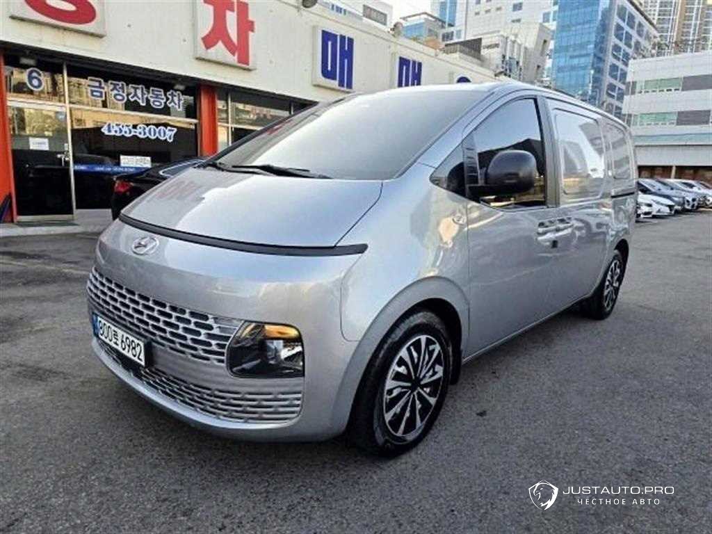 Автомобиль Hyundai Staria