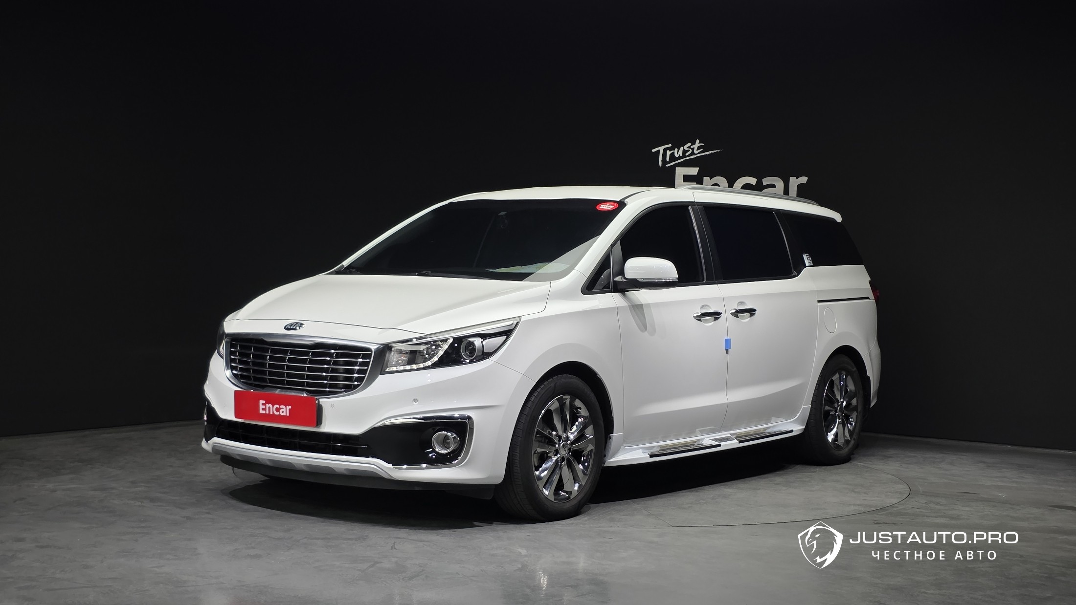 Автомобиль Kia Canival