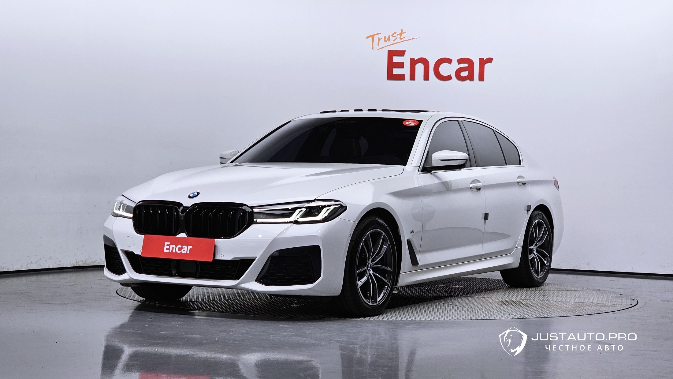 Автомобиль BMW 5-Series