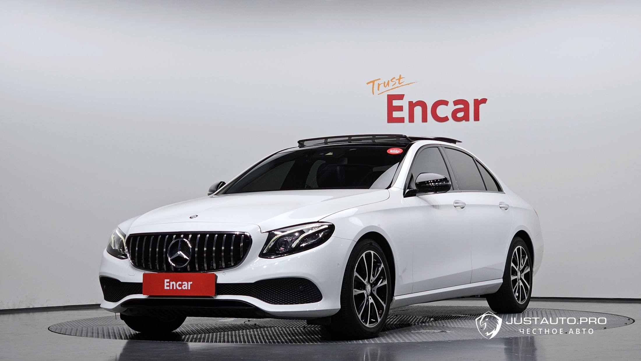 Автомобиль Mercedes-Benz E-Class